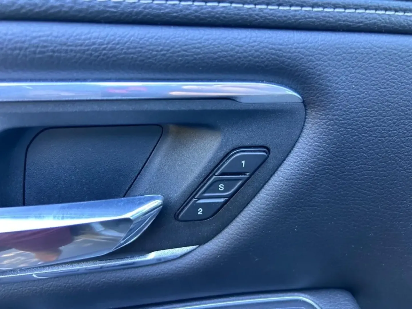 2022 /Black Leather Ram 1500 Laramie (1C6SRFJT9NN) with an 5.7L engine, located at 970 Woodlawn Dr., Farmington, MO, 63640, (573) 431-7800, 37.825642, -90.468674 - **Unleash Adventure with the 2022 Ram 1500 Perfect for Your Next Journey!**<br /> <br /> Are you ready to elevate your lifestyle with a versatile truck that can handle both daily commutes and weekend adventures? Look no further than this stunning 2022 Ram 1500, available now at Pettus CDJR Farmingt - Photo#18