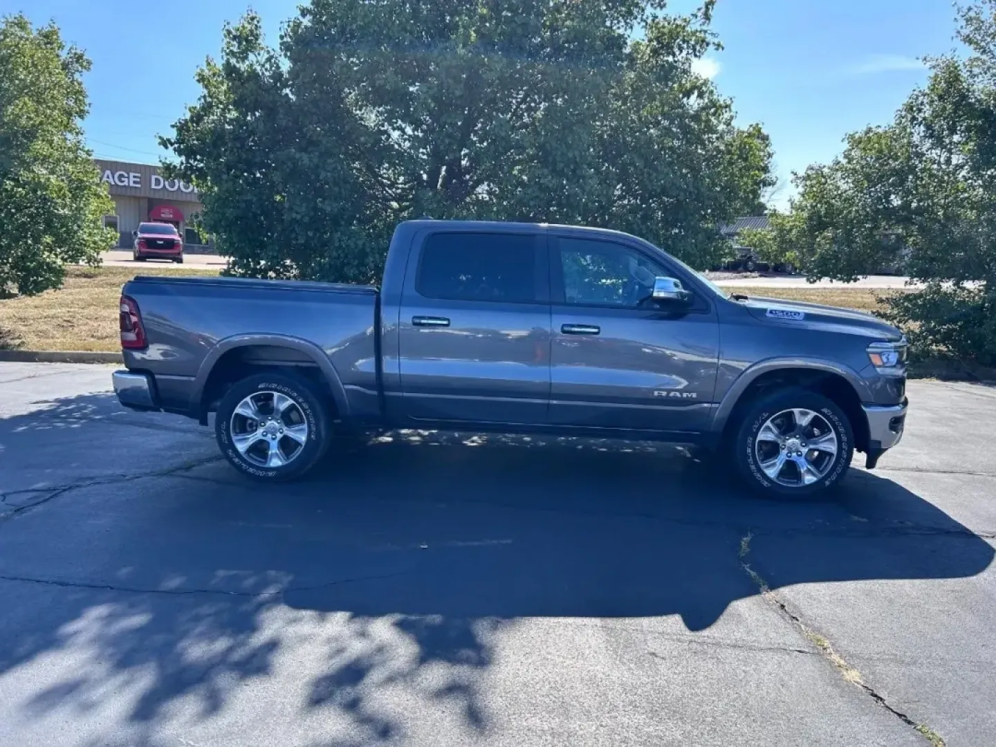 2022 /Black Leather Ram 1500 Laramie (1C6SRFJT9NN) with an 5.7L engine, located at 970 Woodlawn Dr., Farmington, MO, 63640, (573) 431-7800, 37.825642, -90.468674 - **Unleash Adventure with the 2022 Ram 1500 Perfect for Your Next Journey!**<br /> <br /> Are you ready to elevate your lifestyle with a versatile truck that can handle both daily commutes and weekend adventures? Look no further than this stunning 2022 Ram 1500, available now at Pettus CDJR Farmingt - Photo#1