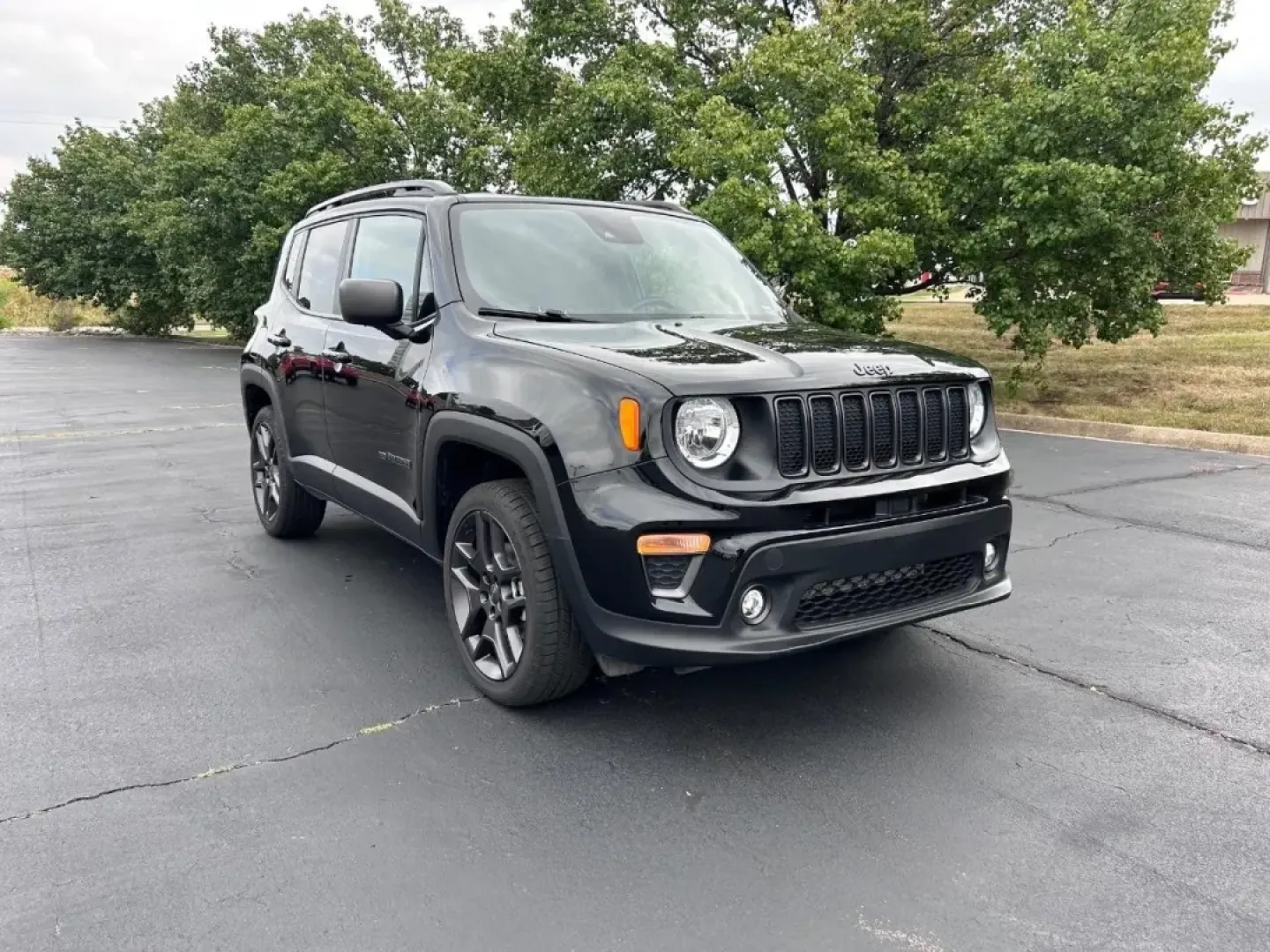 2021 /Black Cloth Jeep Renegade 80th Edition (ZACNJDBB2MP) with an 2.4L I4 ZERO EVAP M-AIR engine, Automatic transmission, located at 970 Woodlawn Dr., Farmington, MO, 63640, (573) 431-7800, 37.825642, -90.468674 - **Discover Your Next Adventure with the 2021 Jeep Renegade at Pettus CDJR Farmington!**<br /> <br /> Are you ready to elevate your weekend getaways or daily commutes? Look no further than the 2021 Jeep Renegade, an ideal crossover designed for those who crave adventure without compromising on comfor - Photo#0