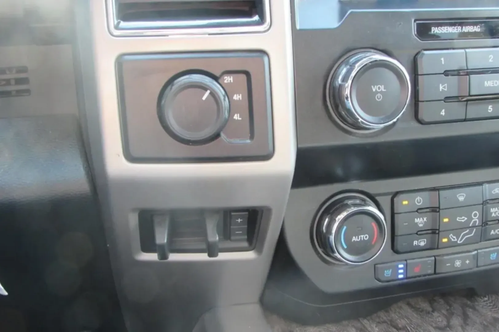 2019 /Black / Dark Marsala Ford F-450SD Lariat DRW (1FT8W4DT4KE) with an Other engine, Automatic transmission, located at 12836 Highway 21, De Soto, MO, 63020, (636) 337-7777, 38.151867, -90.575615 - Are you searching for the perfect truck to elevate your weekend adventures and tackle any job with ease? Look no further than this robust 2019 Ford Super Duty F-450 DRW available now at Pettus Ford De Soto. This incredible vehicle seamlessly blends power, comfort, and durability, making it an ideal - Photo#23