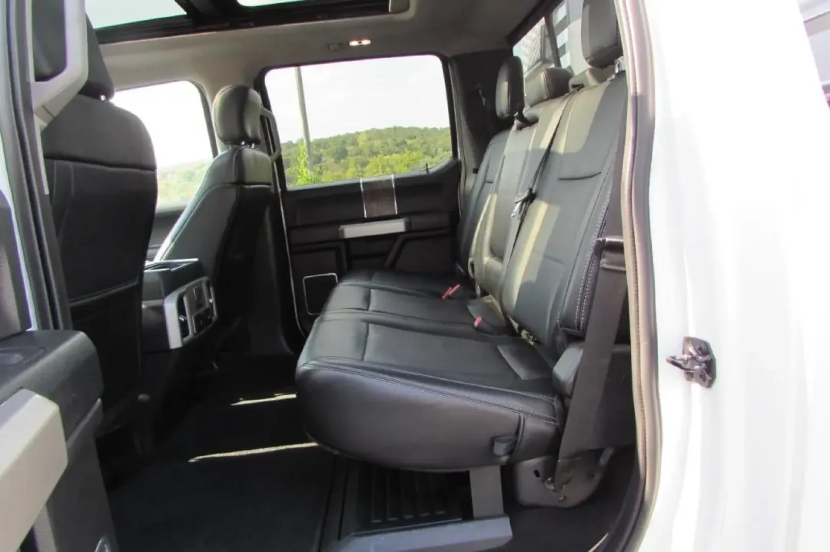 2019 /Black / Dark Marsala Ford F-450SD Lariat DRW (1FT8W4DT4KE) with an Other engine, Automatic transmission, located at 12836 Highway 21, De Soto, MO, 63020, (636) 337-7777, 38.151867, -90.575615 - Are you searching for the perfect truck to elevate your weekend adventures and tackle any job with ease? Look no further than this robust 2019 Ford Super Duty F-450 DRW available now at Pettus Ford De Soto. This incredible vehicle seamlessly blends power, comfort, and durability, making it an ideal - Photo#30