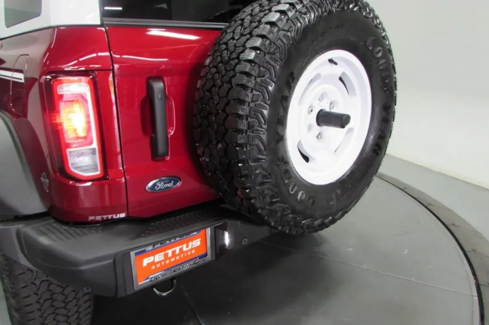 2025 /Navy Pier Ford Bronco Heritage Edition (1FMEE4DP2SL) with an 2.7L V6 engine, located at 12836 Highway 21, De Soto, MO, 63020, (636) 337-7777, 38.151867, -90.575615 - **Get Ready for Adventure: Discover the 2025 Ford Bronco Heritage Edition at Pettus Ford De Soto!**<br /> <br /> Are you ready to elevate your weekends and embark on thrilling road trips? Look no further than the 2025 Ford Bronco Heritage Edition, now available at Pettus Ford De Soto, your trusted O - Photo#11