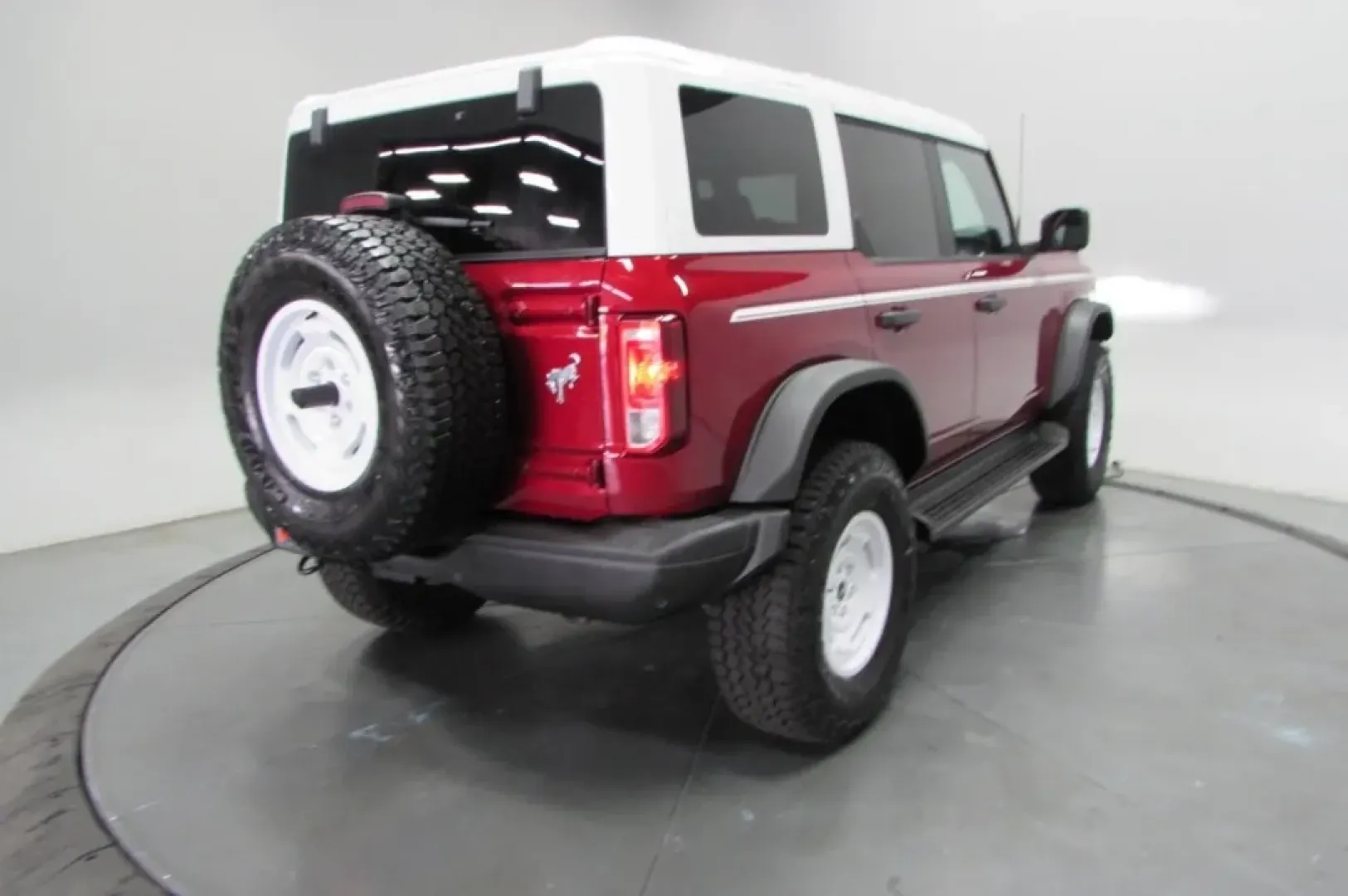 2025 /Navy Pier Ford Bronco Heritage Edition (1FMEE4DP2SL) with an 2.7L V6 engine, located at 12836 Highway 21, De Soto, MO, 63020, (636) 337-7777, 38.151867, -90.575615 - **Get Ready for Adventure: Discover the 2025 Ford Bronco Heritage Edition at Pettus Ford De Soto!**<br /> <br /> Are you ready to elevate your weekends and embark on thrilling road trips? Look no further than the 2025 Ford Bronco Heritage Edition, now available at Pettus Ford De Soto, your trusted O - Photo#7