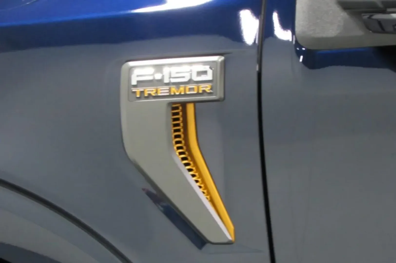 2025 /Black Ford F-150 Tremor (1FTFW4L57SF) with an 5.0L V8 engine, Automatic transmission, located at 12836 Highway 21, De Soto, MO, 63020, (636) 337-7777, 38.151867, -90.575615 - **Unleash Your Adventurous Spirit with the 2025 Ford F-150 Tremor at Pettus Ford De Soto!**<br /> <br /> Are you ready to elevate your lifestyle and embark on your next adventure? Look no further than the stunning 2025 Ford F-150 Tremor, now available at Pettus Ford De Soto. This exceptional truck i - Photo#11