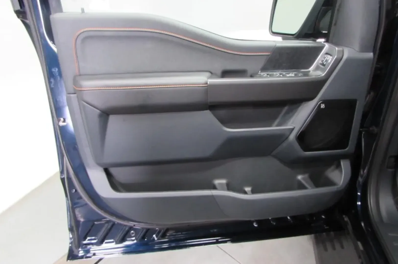 2025 /Black Ford F-150 Tremor (1FTFW4L57SF) with an 5.0L V8 engine, Automatic transmission, located at 12836 Highway 21, De Soto, MO, 63020, (636) 337-7777, 38.151867, -90.575615 - **Unleash Your Adventurous Spirit with the 2025 Ford F-150 Tremor at Pettus Ford De Soto!**<br /> <br /> Are you ready to elevate your lifestyle and embark on your next adventure? Look no further than the stunning 2025 Ford F-150 Tremor, now available at Pettus Ford De Soto. This exceptional truck i - Photo#17