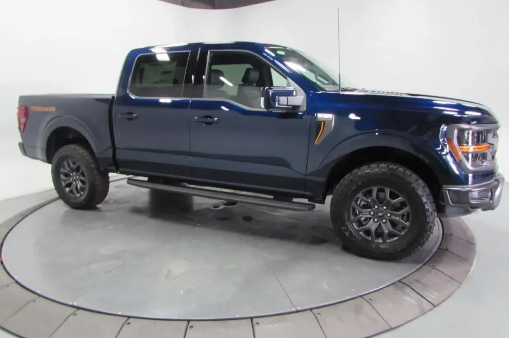 2025 /Black Ford F-150 Tremor (1FTFW4L57SF) with an 5.0L V8 engine, Automatic transmission, located at 12836 Highway 21, De Soto, MO, 63020, (636) 337-7777, 38.151867, -90.575615 - **Unleash Your Adventurous Spirit with the 2025 Ford F-150 Tremor at Pettus Ford De Soto!**<br /> <br /> Are you ready to elevate your lifestyle and embark on your next adventure? Look no further than the stunning 2025 Ford F-150 Tremor, now available at Pettus Ford De Soto. This exceptional truck i - Photo#3