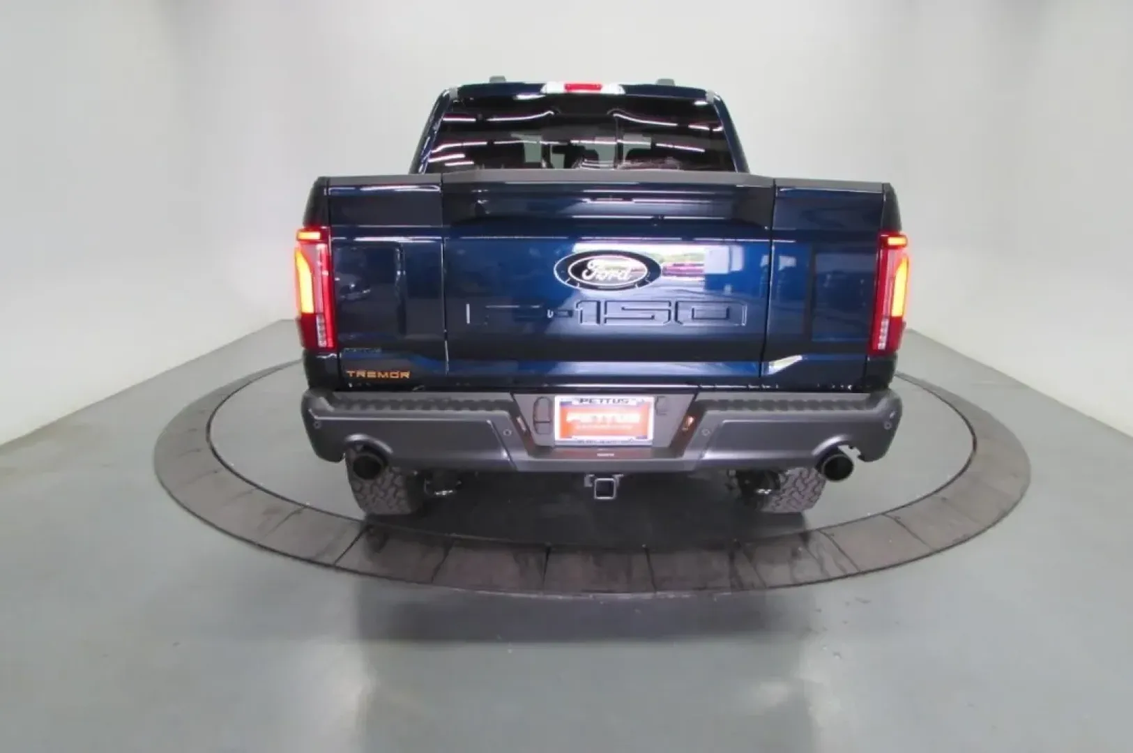2025 /Black Ford F-150 Tremor (1FTFW4L57SF) with an 5.0L V8 engine, Automatic transmission, located at 12836 Highway 21, De Soto, MO, 63020, (636) 337-7777, 38.151867, -90.575615 - **Unleash Your Adventurous Spirit with the 2025 Ford F-150 Tremor at Pettus Ford De Soto!**<br /> <br /> Are you ready to elevate your lifestyle and embark on your next adventure? Look no further than the stunning 2025 Ford F-150 Tremor, now available at Pettus Ford De Soto. This exceptional truck i - Photo#6