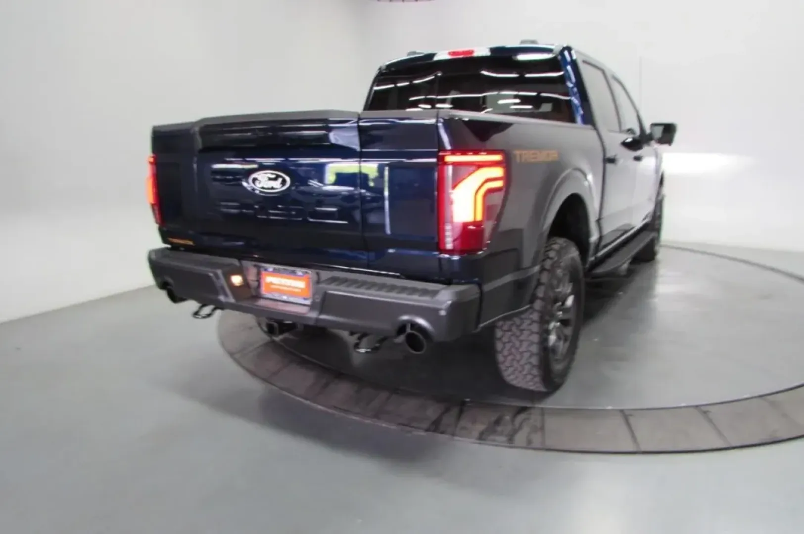 2025 /Black Ford F-150 Tremor (1FTFW4L57SF) with an 5.0L V8 engine, Automatic transmission, located at 12836 Highway 21, De Soto, MO, 63020, (636) 337-7777, 38.151867, -90.575615 - **Unleash Your Adventurous Spirit with the 2025 Ford F-150 Tremor at Pettus Ford De Soto!**<br /> <br /> Are you ready to elevate your lifestyle and embark on your next adventure? Look no further than the stunning 2025 Ford F-150 Tremor, now available at Pettus Ford De Soto. This exceptional truck i - Photo#7