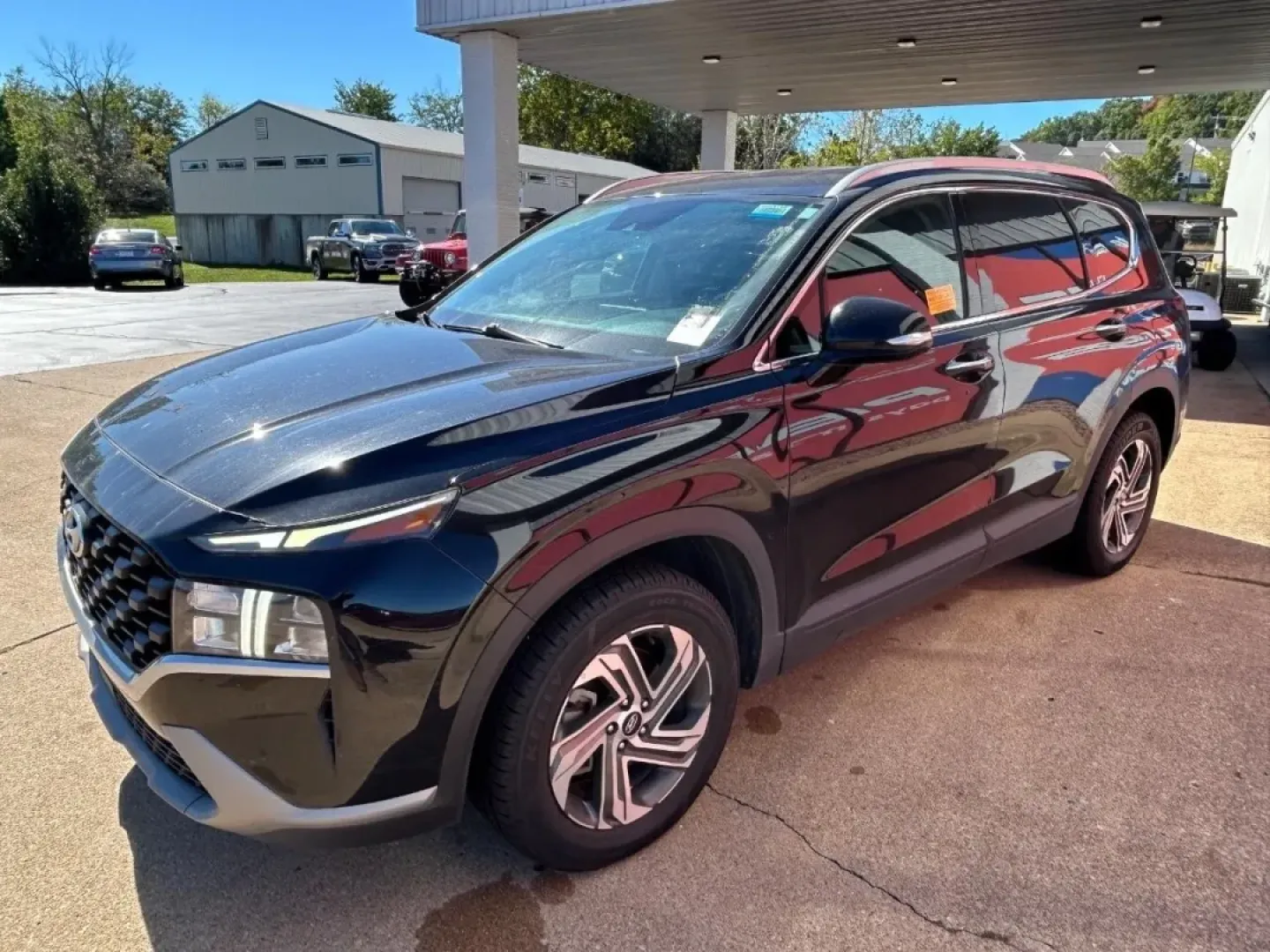 2023 /Gray Cloth Hyundai Santa Fe SEL (5NMS24AJ1PH) with an 2.5L GDI MPI DOHC 16-Valve I4 engine, Automatic transmission, located at 970 Woodlawn Dr., Farmington, MO, 63640, (573) 431-7800, 37.825642, -90.468674 - **Explore the Open Road with the 2023 Hyundai Santa Fe SEL at Pettus CDJR Farmington!**<br /> <br /> Are you in search of an adventure-ready SUV that strikes the perfect balance between comfort and capability? Look no further than this stunning 2023 Hyundai Santa Fe SEL, available at Pettus CDJR Far - Photo#2