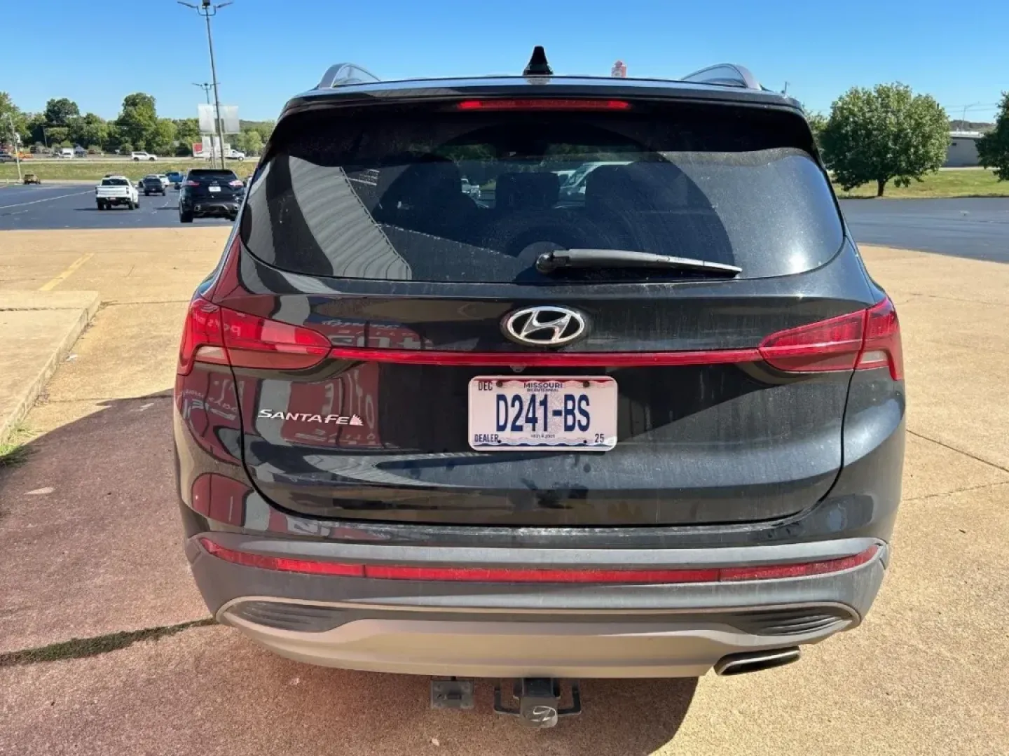 2023 /Gray Cloth Hyundai Santa Fe SEL (5NMS24AJ1PH) with an 2.5L GDI MPI DOHC 16-Valve I4 engine, Automatic transmission, located at 970 Woodlawn Dr., Farmington, MO, 63640, (573) 431-7800, 37.825642, -90.468674 - **Explore the Open Road with the 2023 Hyundai Santa Fe SEL at Pettus CDJR Farmington!**<br /> <br /> Are you in search of an adventure-ready SUV that strikes the perfect balance between comfort and capability? Look no further than this stunning 2023 Hyundai Santa Fe SEL, available at Pettus CDJR Far - Photo#5