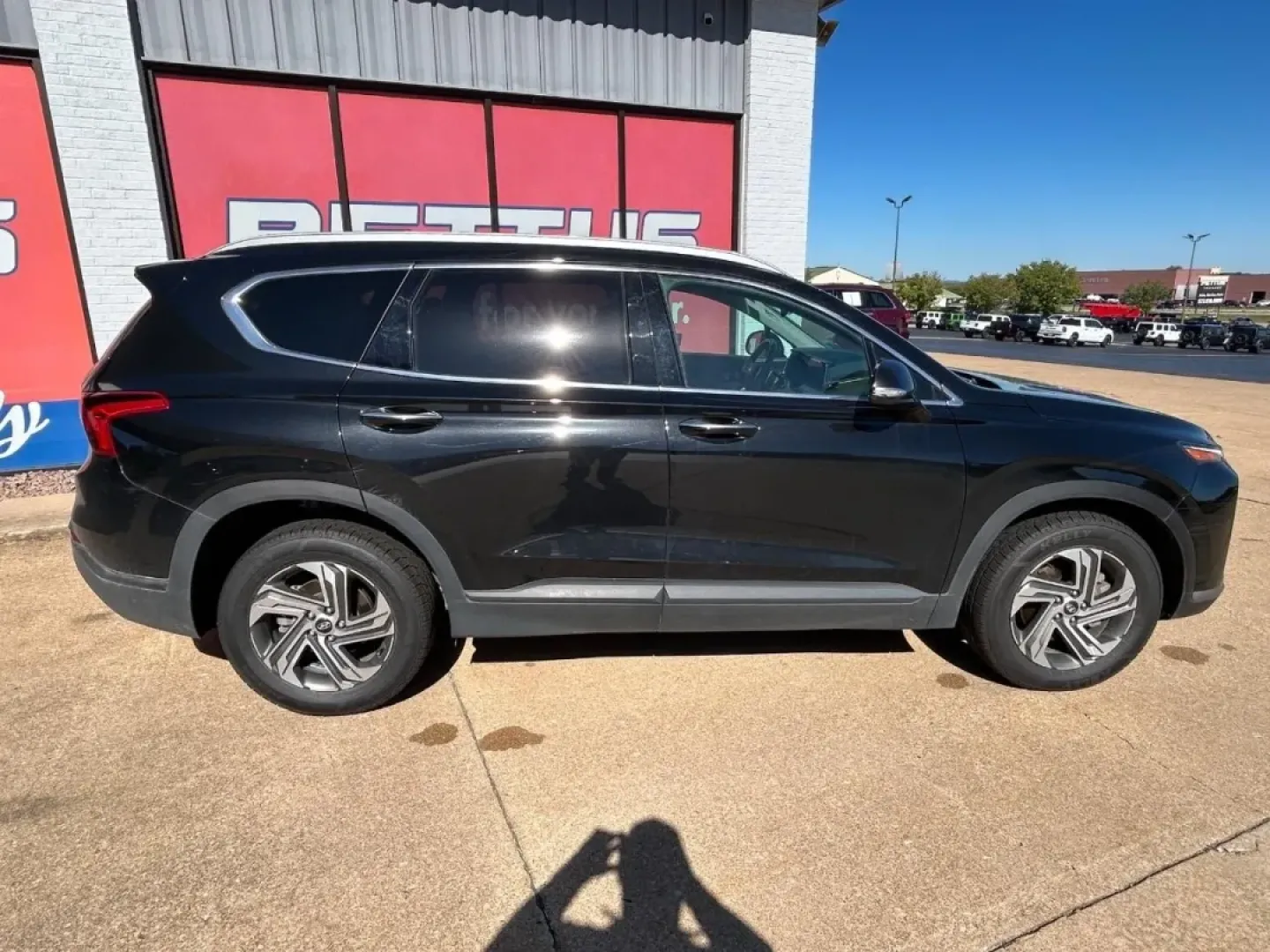 2023 /Gray Cloth Hyundai Santa Fe SEL (5NMS24AJ1PH) with an 2.5L GDI MPI DOHC 16-Valve I4 engine, Automatic transmission, located at 970 Woodlawn Dr., Farmington, MO, 63640, (573) 431-7800, 37.825642, -90.468674 - **Explore the Open Road with the 2023 Hyundai Santa Fe SEL at Pettus CDJR Farmington!**<br /> <br /> Are you in search of an adventure-ready SUV that strikes the perfect balance between comfort and capability? Look no further than this stunning 2023 Hyundai Santa Fe SEL, available at Pettus CDJR Far - Photo#7