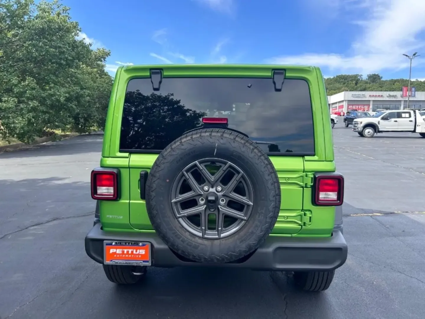 2025 /Black Cloth Jeep Wrangler Sport S (1C4PJXDG4SW) with an 3.6L V6 24V VVT UPG I engine, located at 970 Woodlawn Dr., Farmington, MO, 63640, (573) 431-7800, 37.825642, -90.468674 - **Elevate Your Adventures with the 2025 Jeep Wrangler from Pettus CDJR Farmington!**<br /> <br /> Are you searching for a vehicle that embodies freedom and adventure? Look no further than the 2025 Jeep Wrangler, available now at Pettus CDJR Farmington! This exceptional SUV is designed for those who - Photo#3