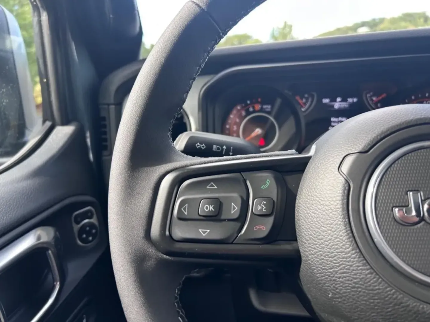 2025 /Black Cloth Jeep Gladiator Sport (1C6PJTAGXSL) with an 3.6L V6 24V VVT UPG I engine, Automatic transmission, located at 970 Woodlawn Dr., Farmington, MO, 63640, (573) 431-7800, 37.825642, -90.468674 - ### Adventure Awaits: Discover the 2025 Jeep Gladiator at Pettus CDJR Farmington!<br /> <br /> Are you ready for your next adventure? Whether you're a weekend warrior seeking thrilling off-road experiences or a daily commuter looking for a reliable and stylish ride, the 2025 Jeep Gladiator is the pe - Photo#11