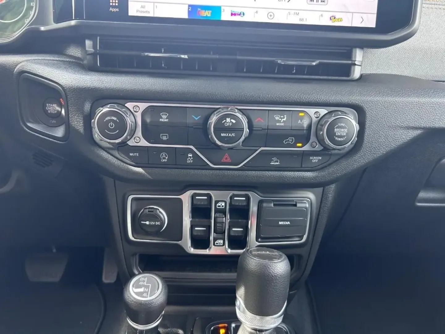 2025 /Black Cloth Jeep Gladiator Sport (1C6PJTAGXSL) with an 3.6L V6 24V VVT UPG I engine, Automatic transmission, located at 970 Woodlawn Dr., Farmington, MO, 63640, (573) 431-7800, 37.825642, -90.468674 - ### Adventure Awaits: Discover the 2025 Jeep Gladiator at Pettus CDJR Farmington!<br /> <br /> Are you ready for your next adventure? Whether you're a weekend warrior seeking thrilling off-road experiences or a daily commuter looking for a reliable and stylish ride, the 2025 Jeep Gladiator is the pe - Photo#14