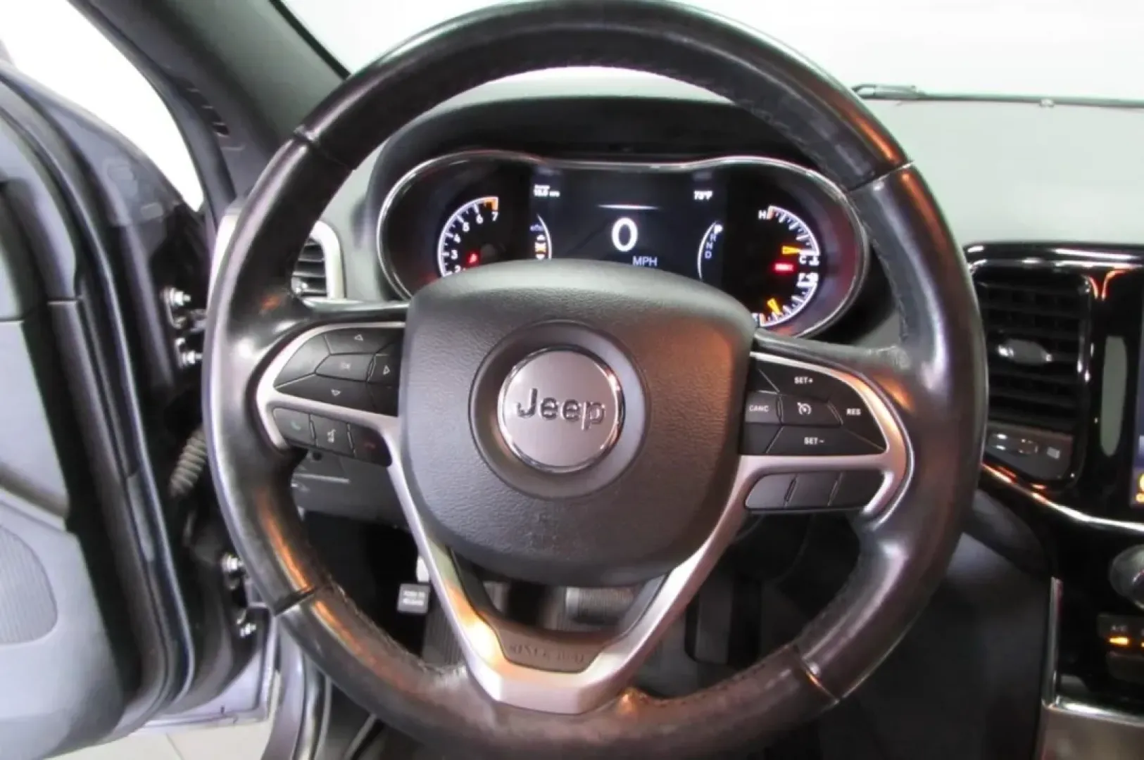 2020 /Black Jeep Grand Cherokee Altitude (1C4RJFAG6LC) with an Other engine, Automatic transmission, located at 12830 Highway 21, De Soto, MO, 63020, (636) 337-7777, 38.153099, -90.573624 - **Experience Adventures with the 2020 Jeep Grand Cherokee: Your Next Weekend Warrior Awaits!**<br /> <br /> Are you ready to elevate your weekend getaways and daily commutes? The 2020 Jeep Grand Cherokee is the perfect companion for adventure-seekers and practical drivers alike. Whether you're tackl - Photo#8