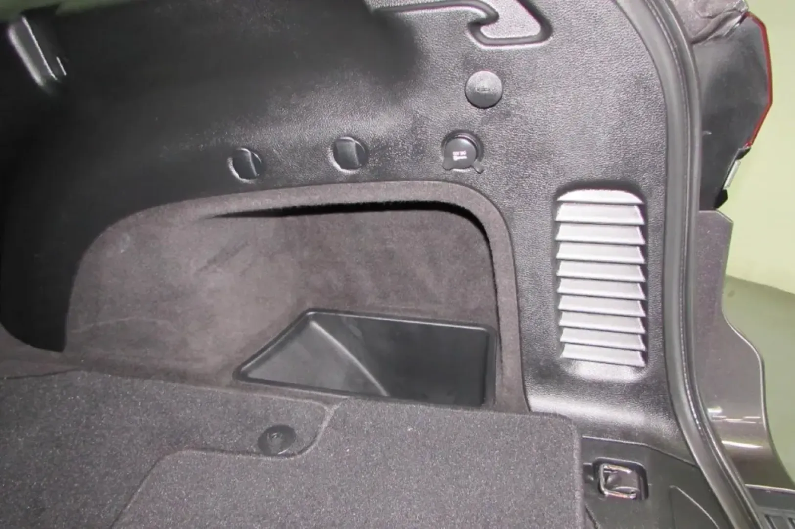 2020 /Black Jeep Grand Cherokee Altitude (1C4RJFAG6LC) with an Other engine, Automatic transmission, located at 12830 Highway 21, De Soto, MO, 63020, (636) 337-7777, 38.153099, -90.573624 - **Experience Adventures with the 2020 Jeep Grand Cherokee: Your Next Weekend Warrior Awaits!**<br /> <br /> Are you ready to elevate your weekend getaways and daily commutes? The 2020 Jeep Grand Cherokee is the perfect companion for adventure-seekers and practical drivers alike. Whether you're tackl - Photo#21