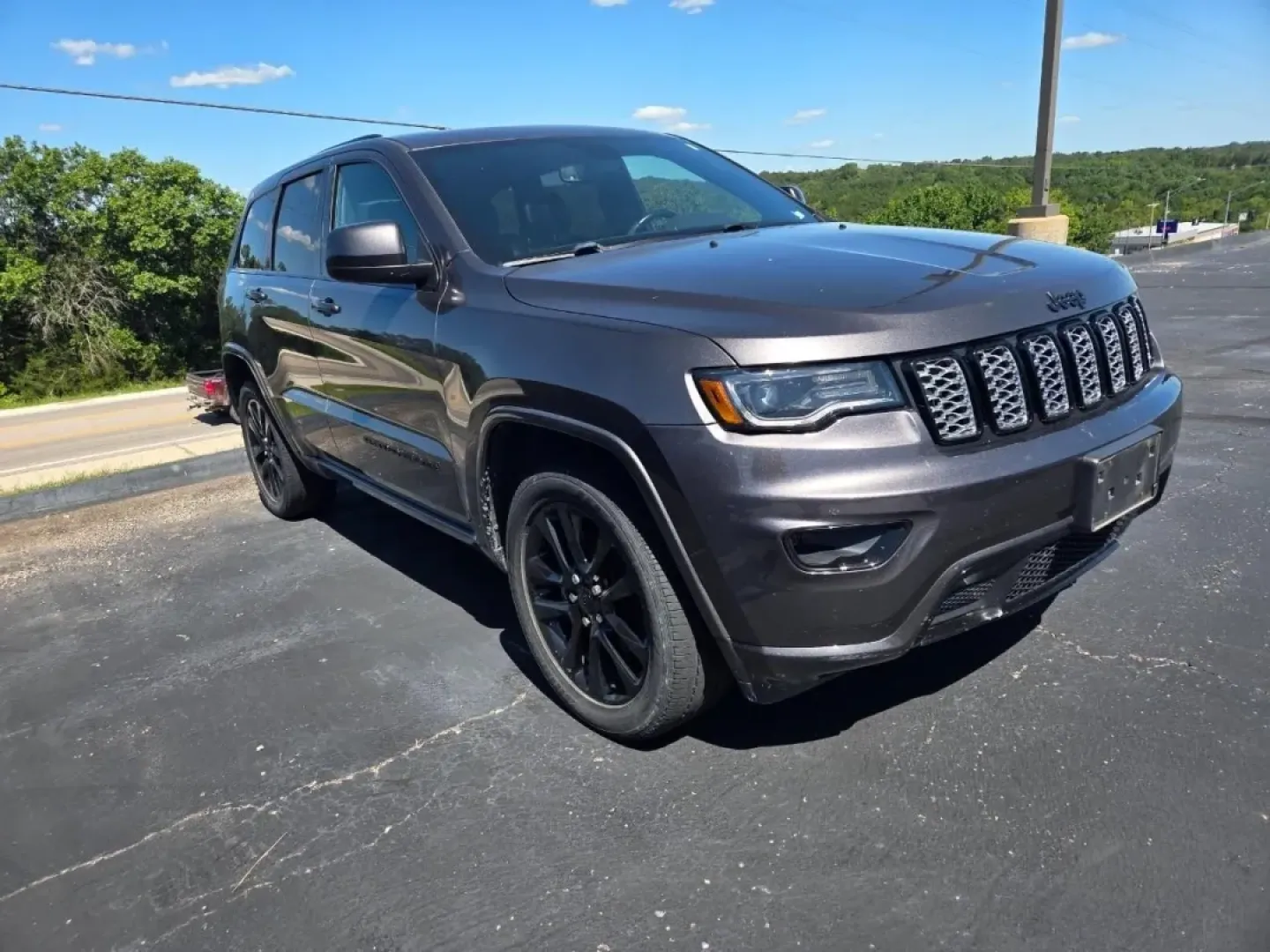 2020 /Black Jeep Grand Cherokee Altitude (1C4RJFAG6LC) with an Other engine, Automatic transmission, located at 12830 Highway 21, De Soto, MO, 63020, (636) 337-7777, 38.153099, -90.573624 - **Experience Adventures with the 2020 Jeep Grand Cherokee: Your Next Weekend Warrior Awaits!**<br /> <br /> Are you ready to elevate your weekend getaways and daily commutes? The 2020 Jeep Grand Cherokee is the perfect companion for adventure-seekers and practical drivers alike. Whether you're tackl - Photo#30