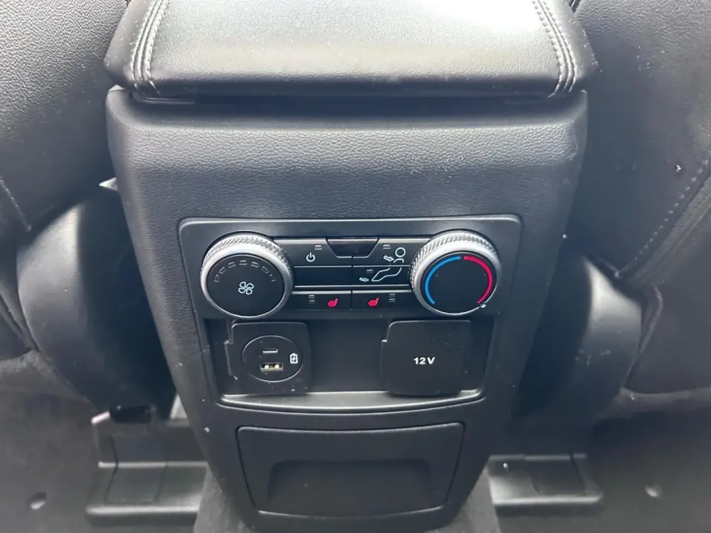 2022 /Ebony Leather Ford Explorer Limited (1FMSK8FH1NG) with an 2.3L EcoBoost I-4 engine, located at 141 Commercial Dr, Fredericktown, MO, 63645, (573) 783-6432, 37.570087, -90.320648 - **Explore New Horizons with the 2022 Ford Explorer Limited - Your Ultimate Family Adventure Awaits!**<br /> <br /> If you're looking for an SUV that perfectly fits your active lifestyle, then the 2022 Ford Explorer Limited is your ideal match. Designed for those who crave adventure without sacrifici - Photo#12