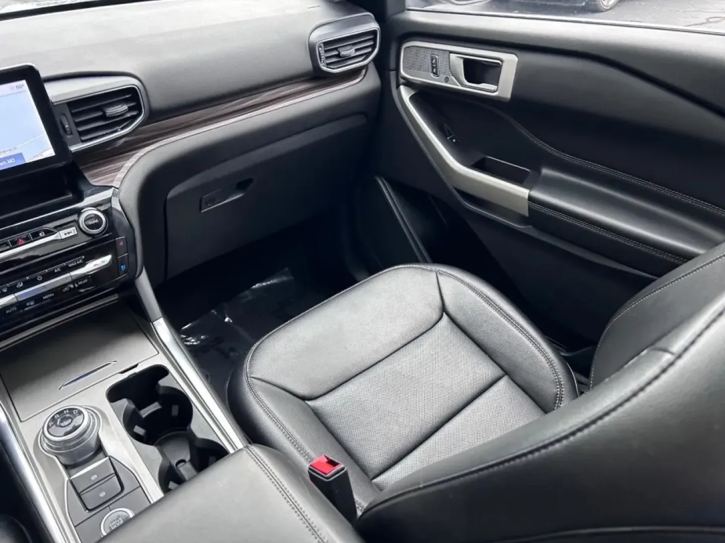 2022 /Ebony Leather Ford Explorer Limited (1FMSK8FH1NG) with an 2.3L EcoBoost I-4 engine, located at 141 Commercial Dr, Fredericktown, MO, 63645, (573) 783-6432, 37.570087, -90.320648 - **Explore New Horizons with the 2022 Ford Explorer Limited - Your Ultimate Family Adventure Awaits!**<br /> <br /> If you're looking for an SUV that perfectly fits your active lifestyle, then the 2022 Ford Explorer Limited is your ideal match. Designed for those who crave adventure without sacrifici - Photo#20