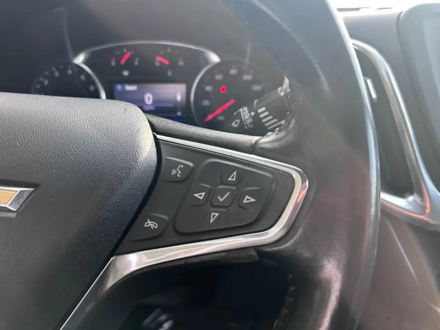 2020 Chevrolet Equinox LT (2GNAXUEV6L6) with an 1.5L Turbo DOHC 4-cylinder / SIDI / VVT engine, Automatic transmission, located at 141 Commercial Dr, Fredericktown, MO, 63645, (573) 783-6432, 37.570087, -90.320648 - Are you ready to elevate your driving experience? Whether you're navigating the daily grind of long commutes or planning weekend getaways with friends and family, the 2020 Chevrolet Equinox LT is your perfect companion. This versatile SUV not only offers exceptional comfort and style but also delive - Photo#11