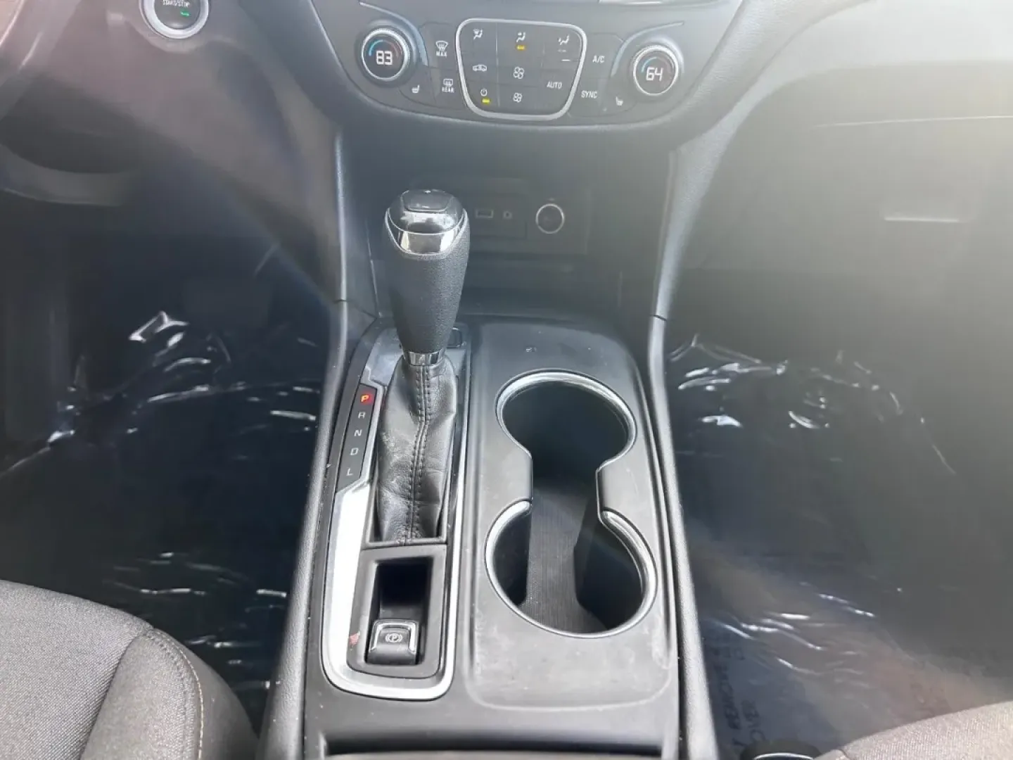 2020 Chevrolet Equinox LT (2GNAXUEV6L6) with an 1.5L Turbo DOHC 4-cylinder / SIDI / VVT engine, Automatic transmission, located at 141 Commercial Dr, Fredericktown, MO, 63645, (573) 783-6432, 37.570087, -90.320648 - Are you ready to elevate your driving experience? Whether you're navigating the daily grind of long commutes or planning weekend getaways with friends and family, the 2020 Chevrolet Equinox LT is your perfect companion. This versatile SUV not only offers exceptional comfort and style but also delive - Photo#14