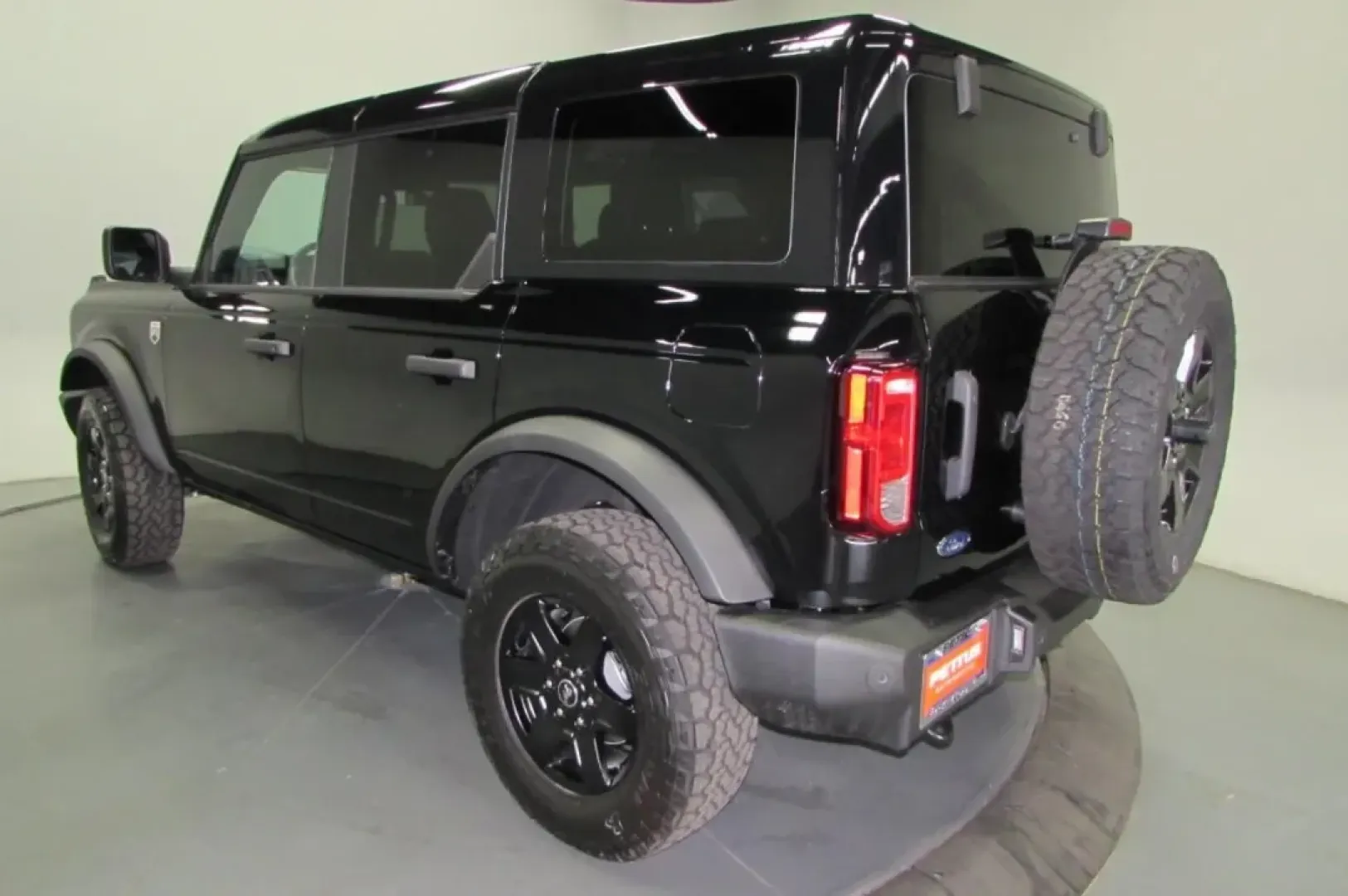 2025 /Black Onyx Ford Bronco Big Bend (1FMDE7BH7SL) with an 2.3L EcoBoost I-4 engine, located at 12836 Highway 21, De Soto, MO, 63020, (636) 337-7777, 38.151867, -90.575615 - Adventure awaits with the 2025 Ford Bronco Big Bend-your ticket to unforgettable journeys and weekend escapades! Perfect for outdoor enthusiasts and families looking to explore the great outdoors, this rugged SUV is designed to conquer both city streets and off-road trails. At Pettus Ford De Soto, l - Photo#5