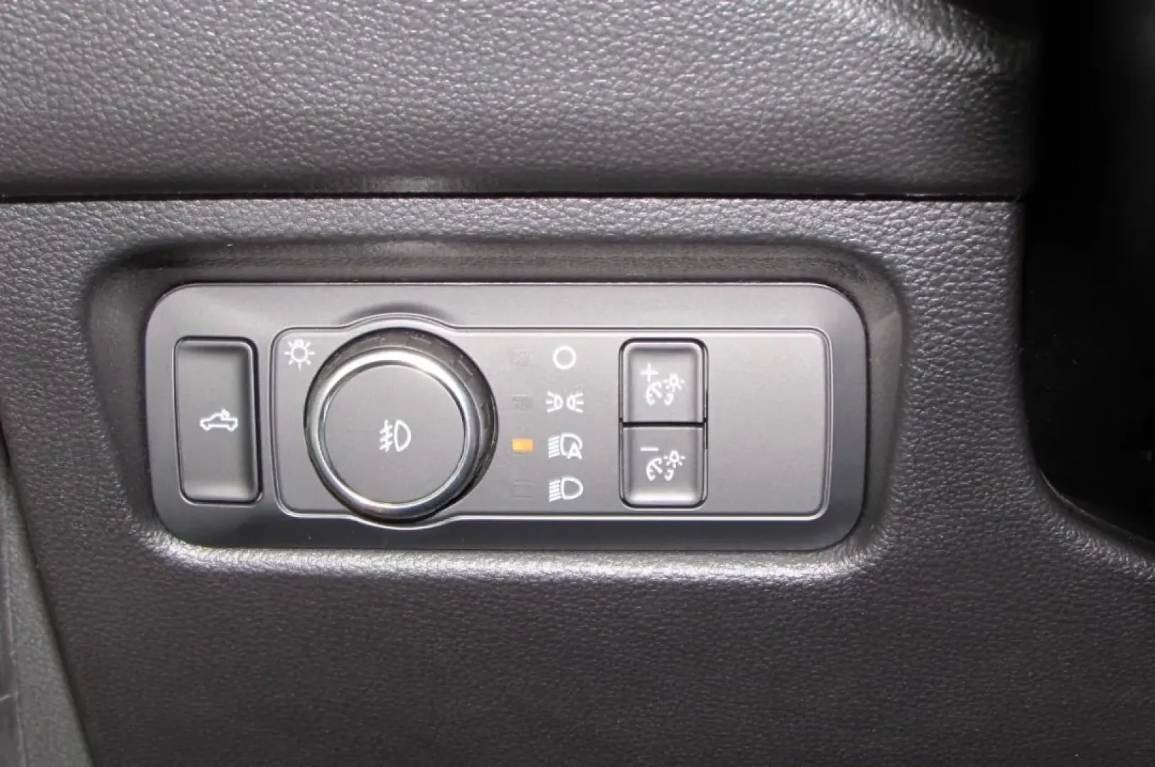2025 /Ebony Ford Ranger LARIAT (1FTER4KP9SL) with an 2.7L V6 engine, Automatic transmission, located at 12836 Highway 21, De Soto, MO, 63020, (636) 337-7777, 38.151867, -90.575615 - **Discover Adventure with the 2025 Ford Ranger LARIAT - Perfect for Every Journey!**<br /> <br /> Are you ready to elevate your lifestyle? The 2025 Ford Ranger LARIAT, available at Pettus Ford De Soto in De Soto, MO, is the ultimate truck for those who crave adventure without compromising on comfort - Photo#17