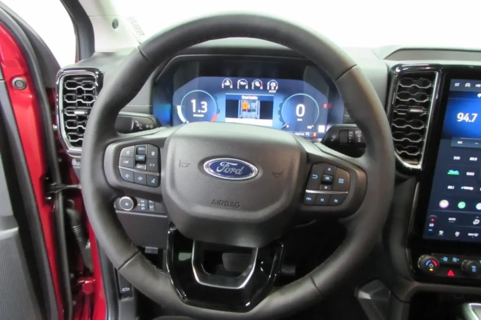 2025 /Ebony Ford Ranger LARIAT (1FTER4KP9SL) with an 2.7L V6 engine, Automatic transmission, located at 12836 Highway 21, De Soto, MO, 63020, (636) 337-7777, 38.151867, -90.575615 - **Discover Adventure with the 2025 Ford Ranger LARIAT - Perfect for Every Journey!**<br /> <br /> Are you ready to elevate your lifestyle? The 2025 Ford Ranger LARIAT, available at Pettus Ford De Soto in De Soto, MO, is the ultimate truck for those who crave adventure without compromising on comfort - Photo#18