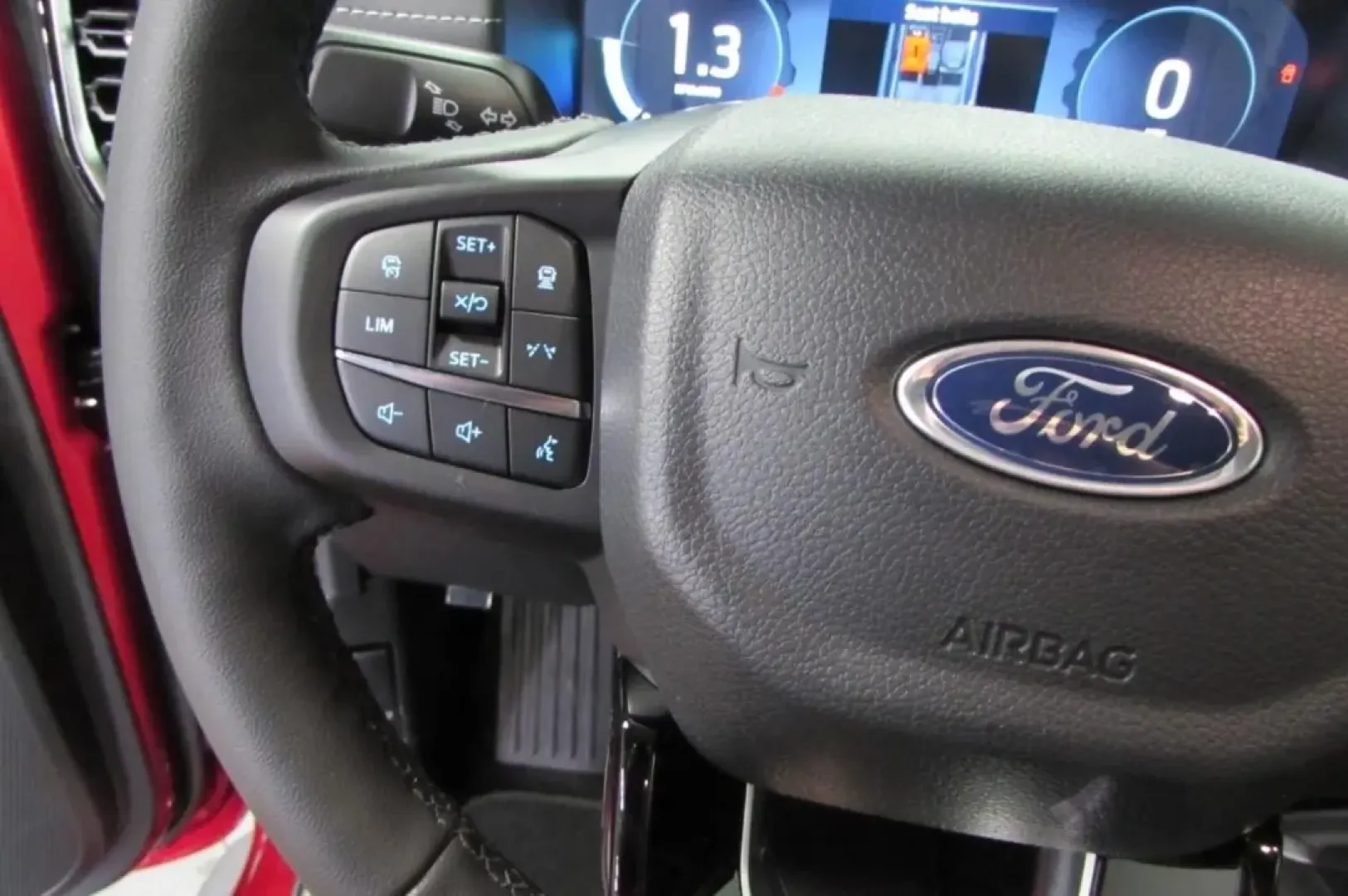 2025 /Ebony Ford Ranger LARIAT (1FTER4KP9SL) with an 2.7L V6 engine, Automatic transmission, located at 12836 Highway 21, De Soto, MO, 63020, (636) 337-7777, 38.151867, -90.575615 - **Discover Adventure with the 2025 Ford Ranger LARIAT - Perfect for Every Journey!**<br /> <br /> Are you ready to elevate your lifestyle? The 2025 Ford Ranger LARIAT, available at Pettus Ford De Soto in De Soto, MO, is the ultimate truck for those who crave adventure without compromising on comfort - Photo#19
