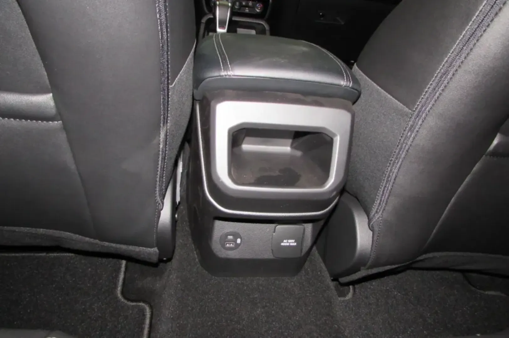 2025 /Ebony Ford Ranger LARIAT (1FTER4KP9SL) with an 2.7L V6 engine, Automatic transmission, located at 12836 Highway 21, De Soto, MO, 63020, (636) 337-7777, 38.151867, -90.575615 - **Discover Adventure with the 2025 Ford Ranger LARIAT - Perfect for Every Journey!**<br /> <br /> Are you ready to elevate your lifestyle? The 2025 Ford Ranger LARIAT, available at Pettus Ford De Soto in De Soto, MO, is the ultimate truck for those who crave adventure without compromising on comfort - Photo#30