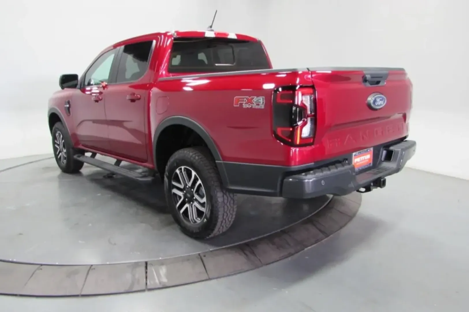 2025 /Ebony Ford Ranger LARIAT (1FTER4KP9SL) with an 2.7L V6 engine, Automatic transmission, located at 12836 Highway 21, De Soto, MO, 63020, (636) 337-7777, 38.151867, -90.575615 - **Discover Adventure with the 2025 Ford Ranger LARIAT - Perfect for Every Journey!**<br /> <br /> Are you ready to elevate your lifestyle? The 2025 Ford Ranger LARIAT, available at Pettus Ford De Soto in De Soto, MO, is the ultimate truck for those who crave adventure without compromising on comfort - Photo#5