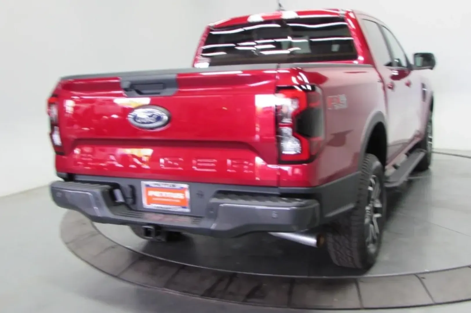 2025 /Ebony Ford Ranger LARIAT (1FTER4KP9SL) with an 2.7L V6 engine, Automatic transmission, located at 12836 Highway 21, De Soto, MO, 63020, (636) 337-7777, 38.151867, -90.575615 - **Discover Adventure with the 2025 Ford Ranger LARIAT - Perfect for Every Journey!**<br /> <br /> Are you ready to elevate your lifestyle? The 2025 Ford Ranger LARIAT, available at Pettus Ford De Soto in De Soto, MO, is the ultimate truck for those who crave adventure without compromising on comfort - Photo#7