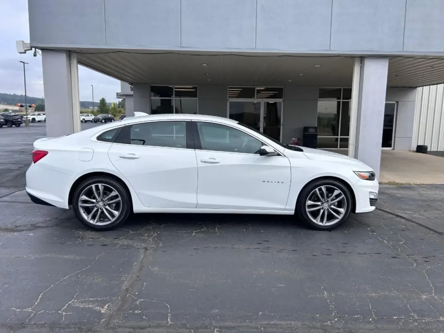 2023 /Jet Black Cloth Chevrolet Malibu LT 1LT (1G1ZD5ST3PF) with an 1.5L turbo DOHC 4-cylinder DI engine, Automatic transmission, located at 141 Commercial Dr, Fredericktown, MO, 63645, (573) 783-6432, 37.570087, -90.320648 - Discover your next adventure with the 2023 Chevrolet Malibu LT, a stylish four-door sedan designed for those who value comfort, efficiency, and performance. Whether you're commuting to work, shuttling the kids to school, or planning a weekend getaway, this vehicle balances practicality with a touch - Photo#1