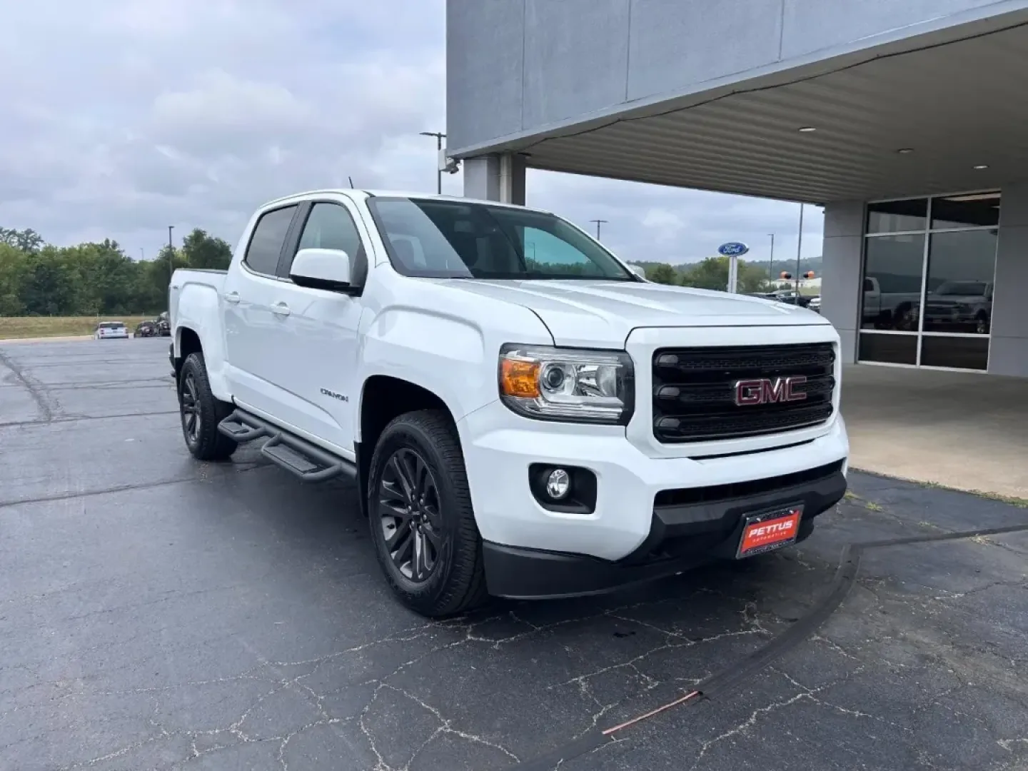 2020 /Jet Black Cloth GMC Canyon SLE1 (1GTG6CEN2L1) with an 3.6L DI DOHC V6 VVT engine, located at 141 Commercial Dr, Fredericktown, MO, 63645, (573) 783-6432, 37.570087, -90.320648 - Discover your next adventure with the 2020 GMC Canyon 4WD SLE Crew Cab, a truck that seamlessly combines rugged utility with modern comfort. Whether you're a weekend warrior seeking outdoor thrills or a commuter needing dependable transportation, this vehicle is designed to elevate your lifestyle. A - Photo#0