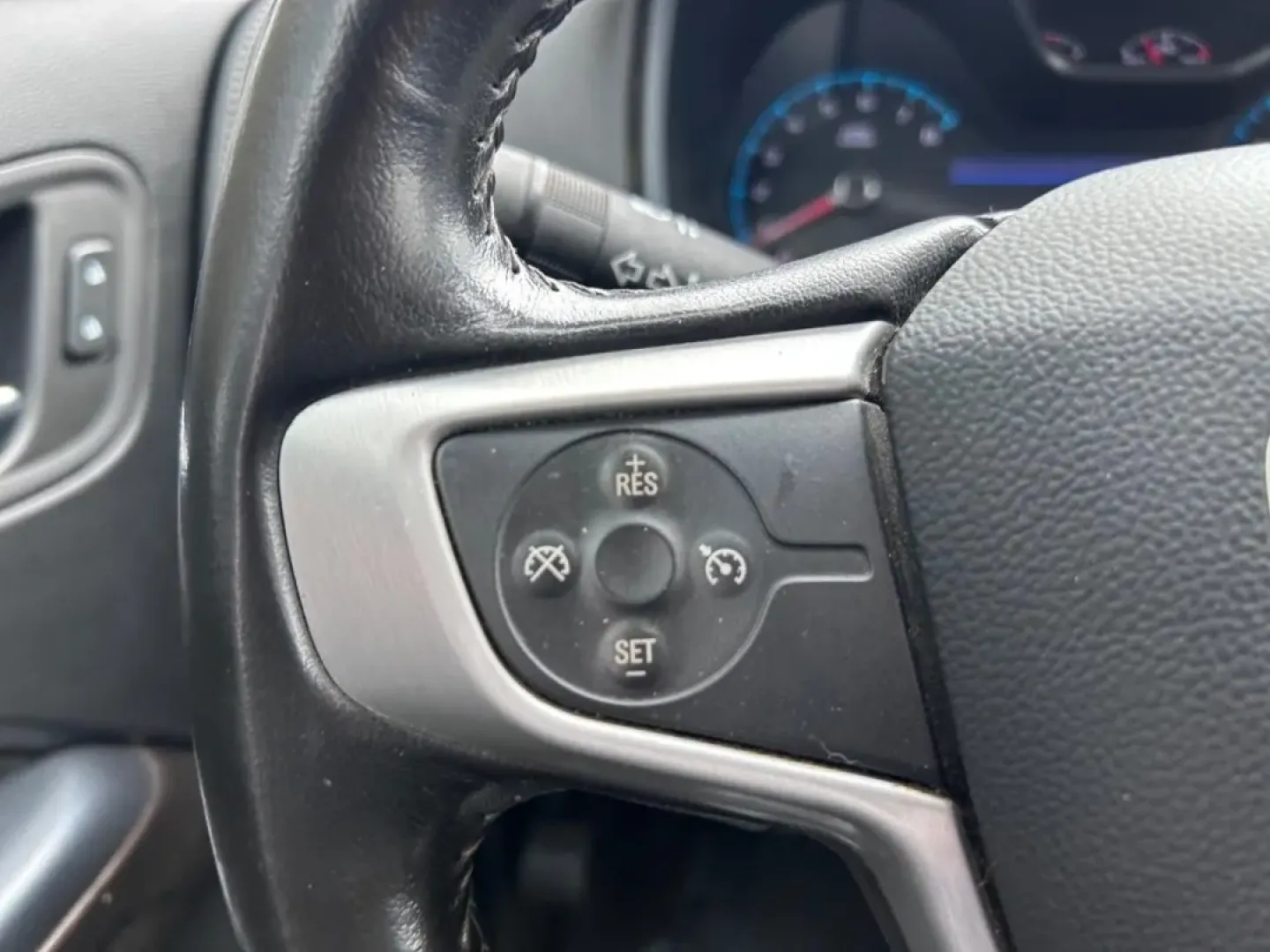 2020 /Jet Black Cloth GMC Canyon SLE1 (1GTG6CEN2L1) with an 3.6L DI DOHC V6 VVT engine, located at 141 Commercial Dr, Fredericktown, MO, 63645, (573) 783-6432, 37.570087, -90.320648 - Discover your next adventure with the 2020 GMC Canyon 4WD SLE Crew Cab, a truck that seamlessly combines rugged utility with modern comfort. Whether you're a weekend warrior seeking outdoor thrills or a commuter needing dependable transportation, this vehicle is designed to elevate your lifestyle. A - Photo#11