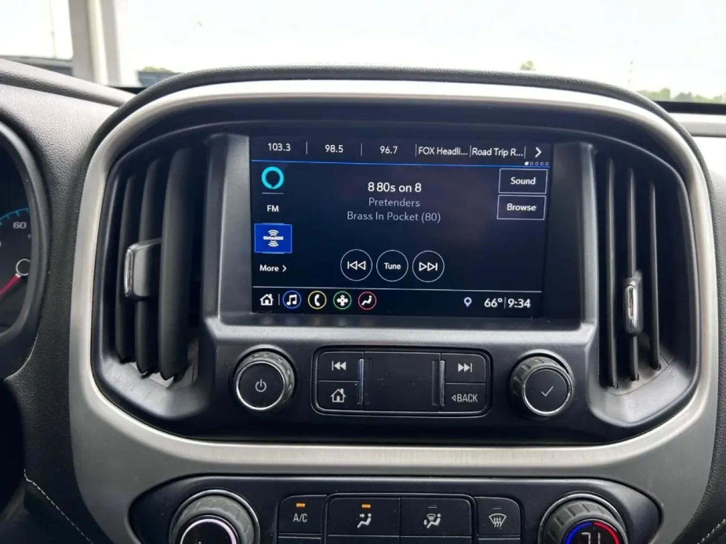 2020 /Jet Black Cloth GMC Canyon SLE1 (1GTG6CEN2L1) with an 3.6L DI DOHC V6 VVT engine, located at 141 Commercial Dr, Fredericktown, MO, 63645, (573) 783-6432, 37.570087, -90.320648 - Discover your next adventure with the 2020 GMC Canyon 4WD SLE Crew Cab, a truck that seamlessly combines rugged utility with modern comfort. Whether you're a weekend warrior seeking outdoor thrills or a commuter needing dependable transportation, this vehicle is designed to elevate your lifestyle. A - Photo#13