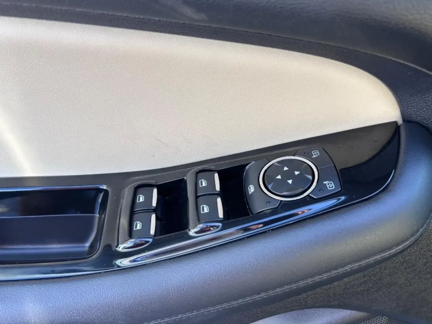2019 /Dune Leather Ford Edge SEL (2FMPK4J9XKB) with an Twin-Scroll 2.0L EcoBoost engine, Automatic transmission, located at 141 Commercial Dr, Fredericktown, MO, 63645, (573) 783-6432, 37.570087, -90.320648 - **Discover Your Next Adventure with the 2019 Ford Edge AWD SEL at Pettus Ford Fredericktown!**<br /> <br /> Are you searching for the perfect vehicle to take your family on weekend adventures while also providing comfort for your daily commute? Look no further than this stunning 2019 Ford Edge AWD S - Photo#17