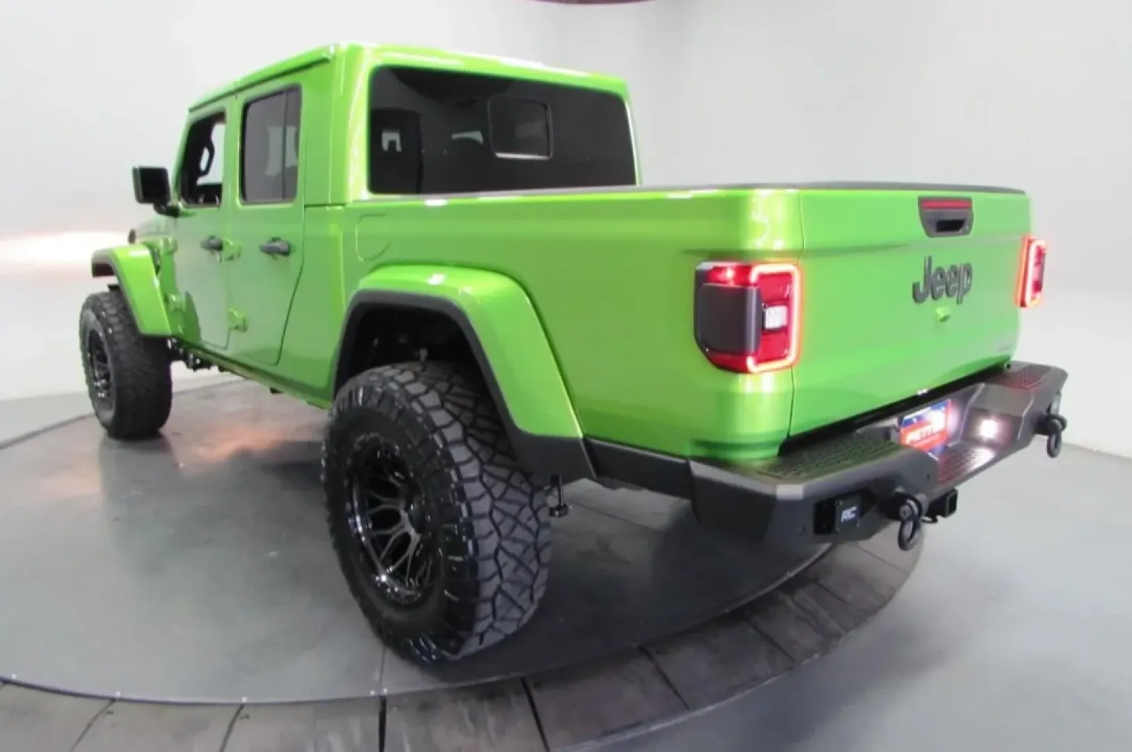 2025 /Black Jeep Gladiator Sport HIGH TIDE (1C6PJTAGXSL) with an Other engine, Automatic transmission, located at 12830 Highway 21, De Soto, MO, 63020, (636) 337-7777, 38.153099, -90.573624 - **Conquer Any Terrain with the 2025 Jeep Gladiator: Your Adventure Awaits!**<br /> <br /> Are you ready to elevate your lifestyle with a vehicle that embodies both rugged capability and everyday versatility? The 2025 Jeep Gladiator is the ultimate truck for those who crave adventure while enjoying t - Photo#6