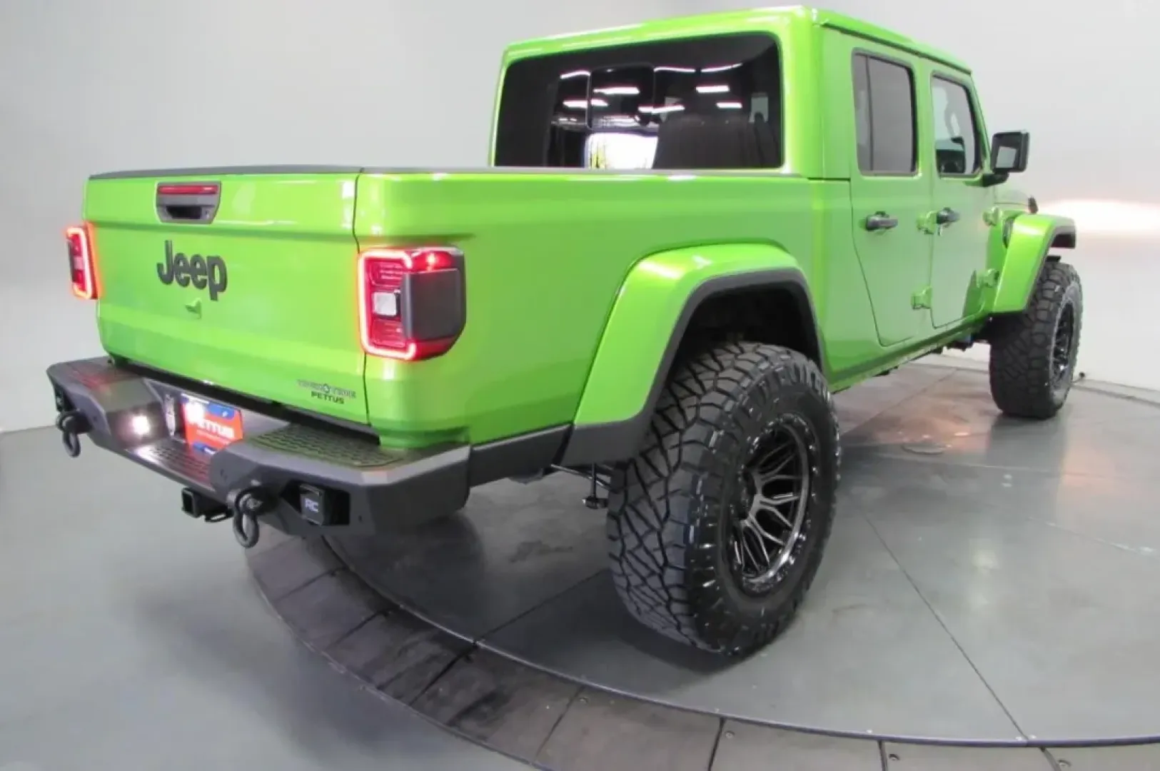 2025 /Black Jeep Gladiator Sport HIGH TIDE (1C6PJTAGXSL) with an Other engine, Automatic transmission, located at 12830 Highway 21, De Soto, MO, 63020, (636) 337-7777, 38.153099, -90.573624 - **Conquer Any Terrain with the 2025 Jeep Gladiator: Your Adventure Awaits!**<br /> <br /> Are you ready to elevate your lifestyle with a vehicle that embodies both rugged capability and everyday versatility? The 2025 Jeep Gladiator is the ultimate truck for those who crave adventure while enjoying t - Photo#8