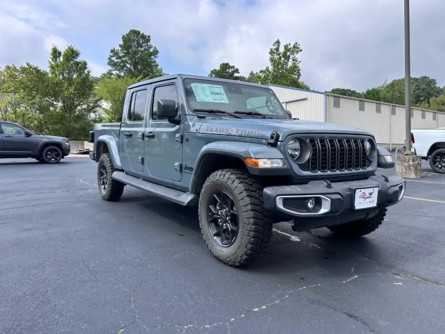 2025 /Black Leather Jeep Gladiator Sport Texas Trail (1C6PJTAG2SL) with an 3.6L V6 24V VVT UPG I engine, Automatic transmission, located at 970 Woodlawn Dr., Farmington, MO, 63640, (573) 431-7800, 37.825642, -90.468674 - **Adventure Awaits: Discover Your 2025 Jeep Gladiator at Pettus CDJR Farmington!**<br /> <br /> Are you ready to elevate your outdoor adventures or conquer your daily commute with style and confidence? Look no further! The 2025 Jeep Gladiator, available now at Pettus CDJR Farmington, is the perfect - Photo#0