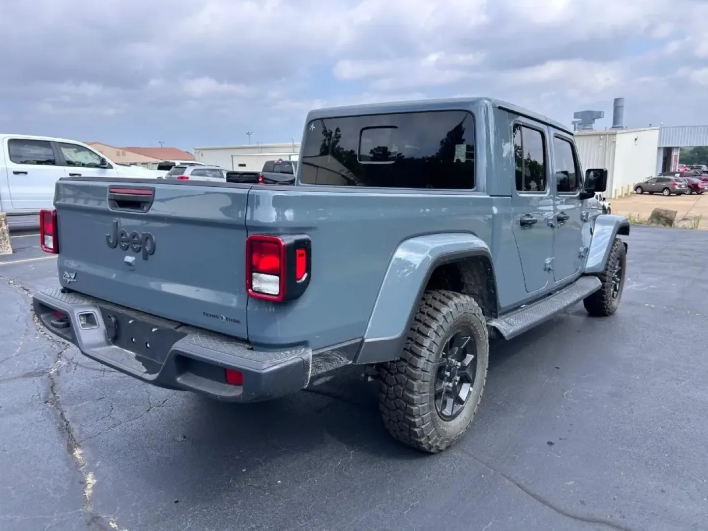 2025 /Black Leather Jeep Gladiator Sport Texas Trail (1C6PJTAG2SL) with an 3.6L V6 24V VVT UPG I engine, Automatic transmission, located at 970 Woodlawn Dr., Farmington, MO, 63640, (573) 431-7800, 37.825642, -90.468674 - **Adventure Awaits: Discover Your 2025 Jeep Gladiator at Pettus CDJR Farmington!**<br /> <br /> Are you ready to elevate your outdoor adventures or conquer your daily commute with style and confidence? Look no further! The 2025 Jeep Gladiator, available now at Pettus CDJR Farmington, is the perfect - Photo#2