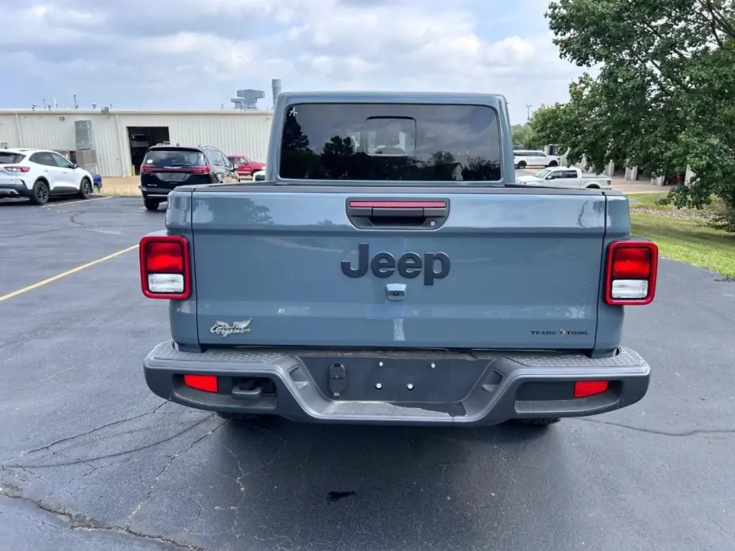 2025 /Black Leather Jeep Gladiator Sport Texas Trail (1C6PJTAG2SL) with an 3.6L V6 24V VVT UPG I engine, Automatic transmission, located at 970 Woodlawn Dr., Farmington, MO, 63640, (573) 431-7800, 37.825642, -90.468674 - **Adventure Awaits: Discover Your 2025 Jeep Gladiator at Pettus CDJR Farmington!**<br /> <br /> Are you ready to elevate your outdoor adventures or conquer your daily commute with style and confidence? Look no further! The 2025 Jeep Gladiator, available now at Pettus CDJR Farmington, is the perfect - Photo#3