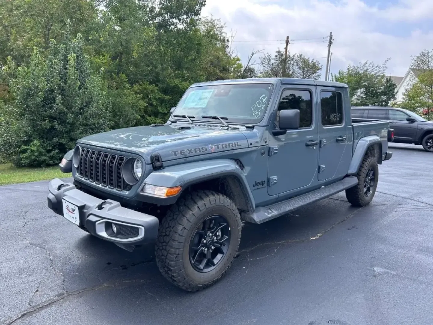 2025 /Black Leather Jeep Gladiator Sport Texas Trail (1C6PJTAG2SL) with an 3.6L V6 24V VVT UPG I engine, Automatic transmission, located at 970 Woodlawn Dr., Farmington, MO, 63640, (573) 431-7800, 37.825642, -90.468674 - **Adventure Awaits: Discover Your 2025 Jeep Gladiator at Pettus CDJR Farmington!**<br /> <br /> Are you ready to elevate your outdoor adventures or conquer your daily commute with style and confidence? Look no further! The 2025 Jeep Gladiator, available now at Pettus CDJR Farmington, is the perfect - Photo#6