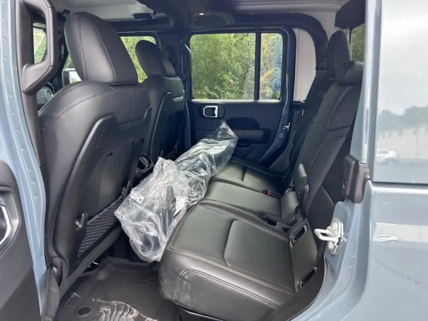 2025 /Black Leather Jeep Gladiator Sport Texas Trail (1C6PJTAG2SL) with an 3.6L V6 24V VVT UPG I engine, Automatic transmission, located at 970 Woodlawn Dr., Farmington, MO, 63640, (573) 431-7800, 37.825642, -90.468674 - **Adventure Awaits: Discover Your 2025 Jeep Gladiator at Pettus CDJR Farmington!**<br /> <br /> Are you ready to elevate your outdoor adventures or conquer your daily commute with style and confidence? Look no further! The 2025 Jeep Gladiator, available now at Pettus CDJR Farmington, is the perfect - Photo#8