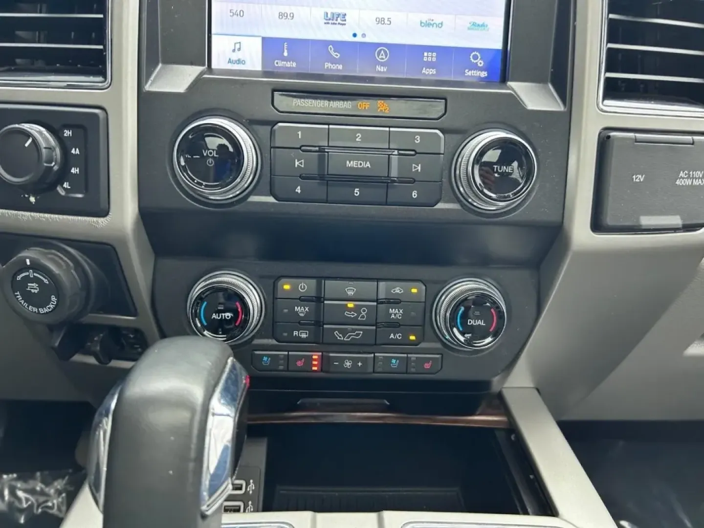 2020 /Dark Earth Gray Leather Ford F-150 Lariat (1FTEW1E51LK) with an 5.0L engine, located at 141 Commercial Dr, Fredericktown, MO, 63645, (573) 783-6432, 37.570087, -90.320648 - **Adventure Awaits with This 2020 Ford F-150 - Your Ultimate Truck Companion!**<br /> <br /> Are you ready to elevate your lifestyle with a powerful truck that promises both capability and comfort? Look no further than this stunning 2020 Ford F-150, now available at Pettus Ford Fredericktown. Whethe - Photo#13