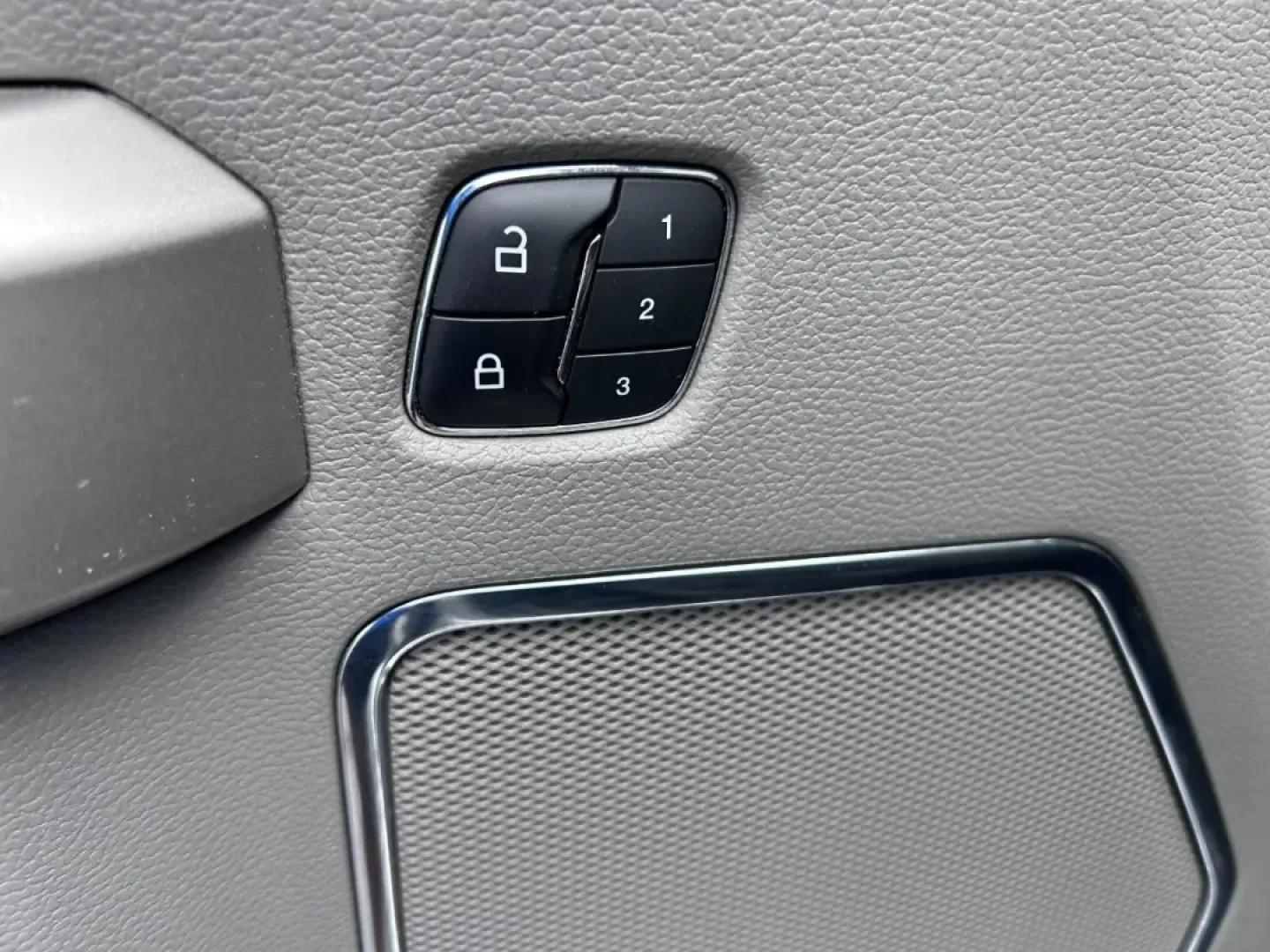 2020 /Dark Earth Gray Leather Ford F-150 Lariat (1FTEW1E51LK) with an 5.0L engine, located at 141 Commercial Dr, Fredericktown, MO, 63645, (573) 783-6432, 37.570087, -90.320648 - **Adventure Awaits with This 2020 Ford F-150 - Your Ultimate Truck Companion!**<br /> <br /> Are you ready to elevate your lifestyle with a powerful truck that promises both capability and comfort? Look no further than this stunning 2020 Ford F-150, now available at Pettus Ford Fredericktown. Whethe - Photo#17