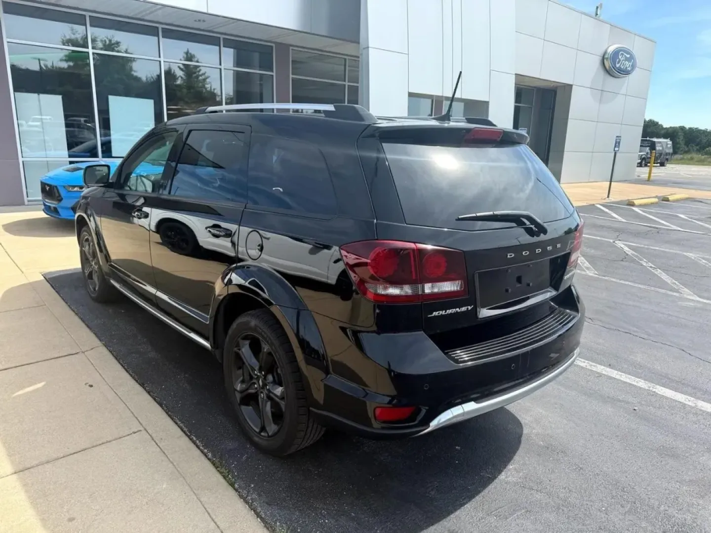 2020 /Black Dodge Journey Crossroad (3C4PDCGB9LT) with an Other engine, Automatic transmission, located at 12836 Highway 21, De Soto, MO, 63020, (636) 337-7777, 38.151867, -90.575615 - Are you searching for the perfect vehicle to elevate your next family road trip or weekend adventure? Look no further than this stunning 2020 Dodge Journey Crossroad, now available at Pettus Ford De Soto. Located conveniently at 12836 Missouri Hwy 21, De Soto, MO 63020, our OEM dealership specialize - Photo#2