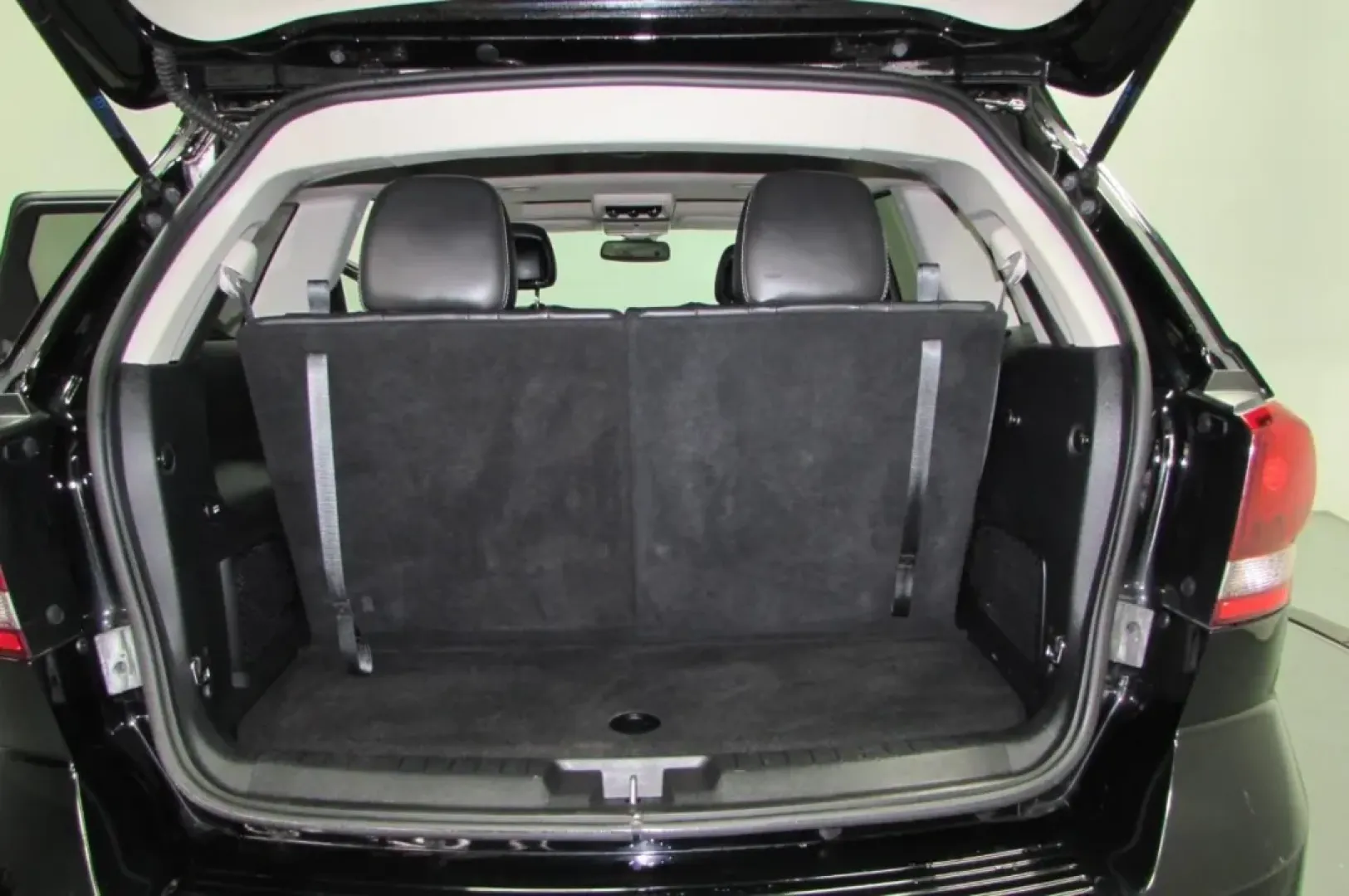 2020 /Black Dodge Journey Crossroad (3C4PDCGB9LT) with an Other engine, Automatic transmission, located at 12836 Highway 21, De Soto, MO, 63020, (636) 337-7777, 38.151867, -90.575615 - Are you searching for the perfect vehicle to elevate your next family road trip or weekend adventure? Look no further than this stunning 2020 Dodge Journey Crossroad, now available at Pettus Ford De Soto. Located conveniently at 12836 Missouri Hwy 21, De Soto, MO 63020, our OEM dealership specialize - Photo#26