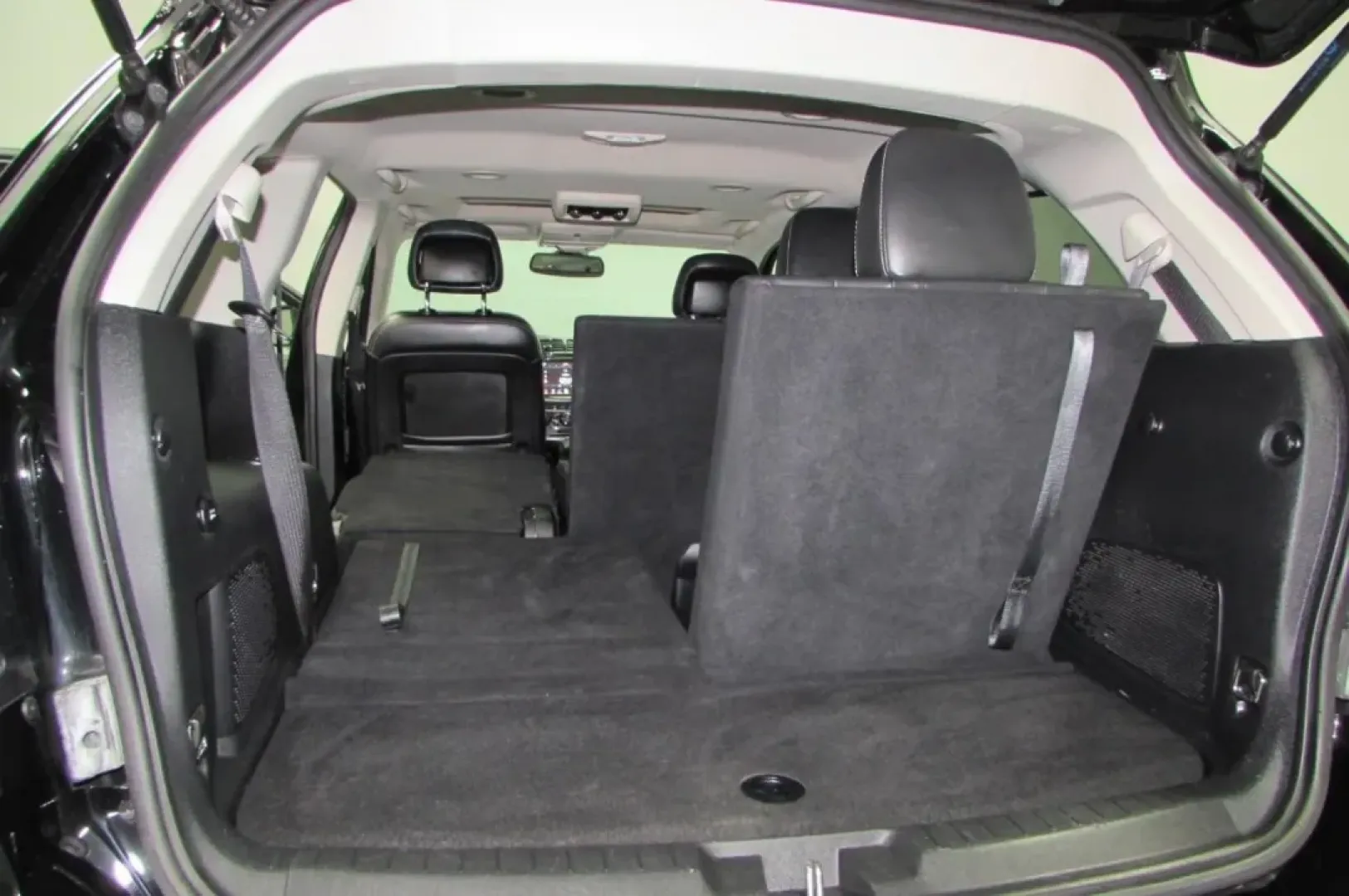 2020 /Black Dodge Journey Crossroad (3C4PDCGB9LT) with an Other engine, Automatic transmission, located at 12836 Highway 21, De Soto, MO, 63020, (636) 337-7777, 38.151867, -90.575615 - Are you searching for the perfect vehicle to elevate your next family road trip or weekend adventure? Look no further than this stunning 2020 Dodge Journey Crossroad, now available at Pettus Ford De Soto. Located conveniently at 12836 Missouri Hwy 21, De Soto, MO 63020, our OEM dealership specialize - Photo#27