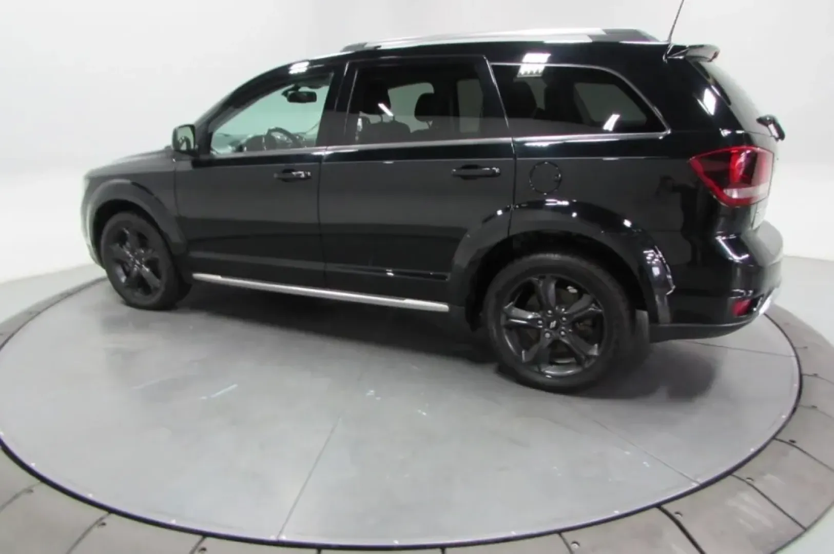 2020 /Black Dodge Journey Crossroad (3C4PDCGB9LT) with an Other engine, Automatic transmission, located at 12836 Highway 21, De Soto, MO, 63020, (636) 337-7777, 38.151867, -90.575615 - Are you searching for the perfect vehicle to elevate your next family road trip or weekend adventure? Look no further than this stunning 2020 Dodge Journey Crossroad, now available at Pettus Ford De Soto. Located conveniently at 12836 Missouri Hwy 21, De Soto, MO 63020, our OEM dealership specialize - Photo#4